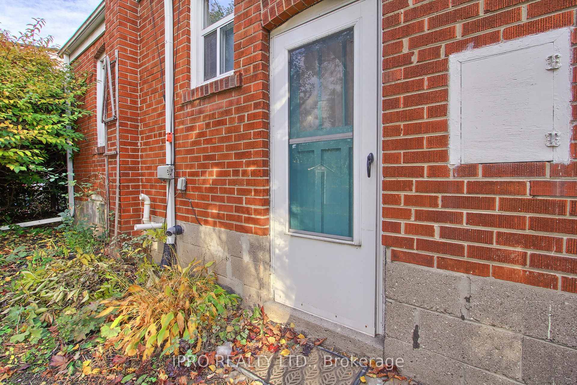 Photo 34 of 165 Ellesmere Road, Scarborough, Wexford-Maryvale — HOMEH