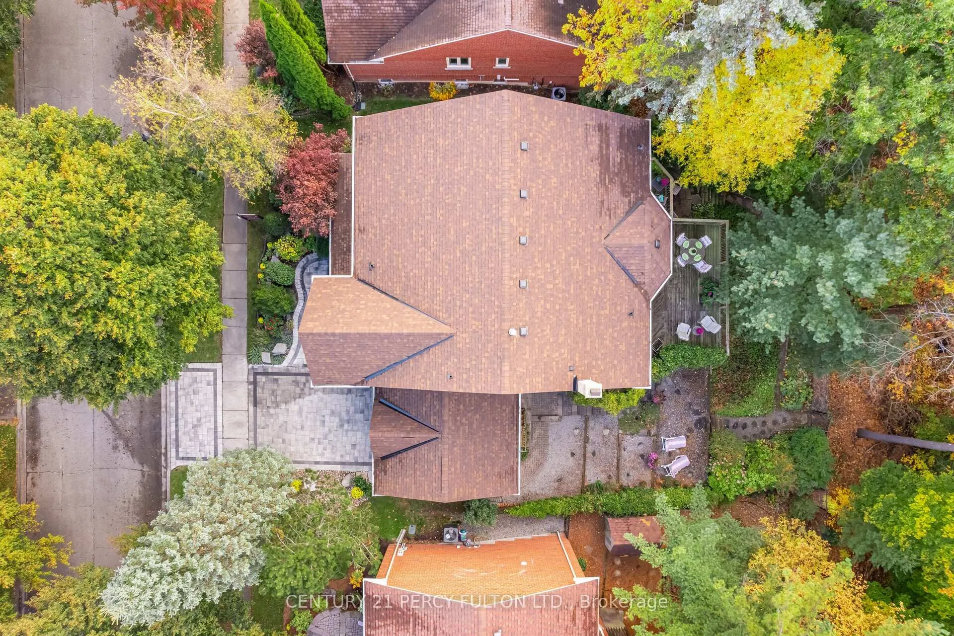 Photo 2 of 913 Duncannon Drive, Pickering, Liverpool — HOMEH