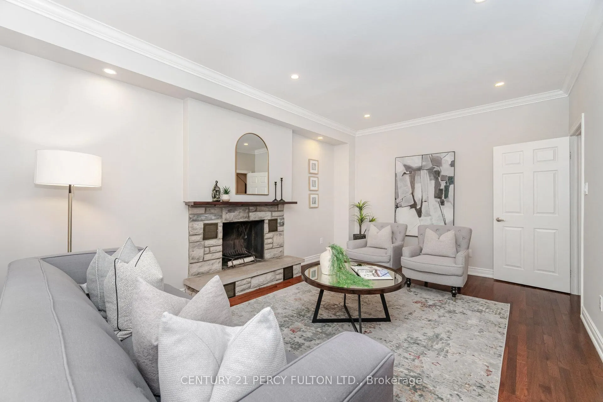Photo 14 of 913 Duncannon Drive, Pickering, Liverpool — HOMEH