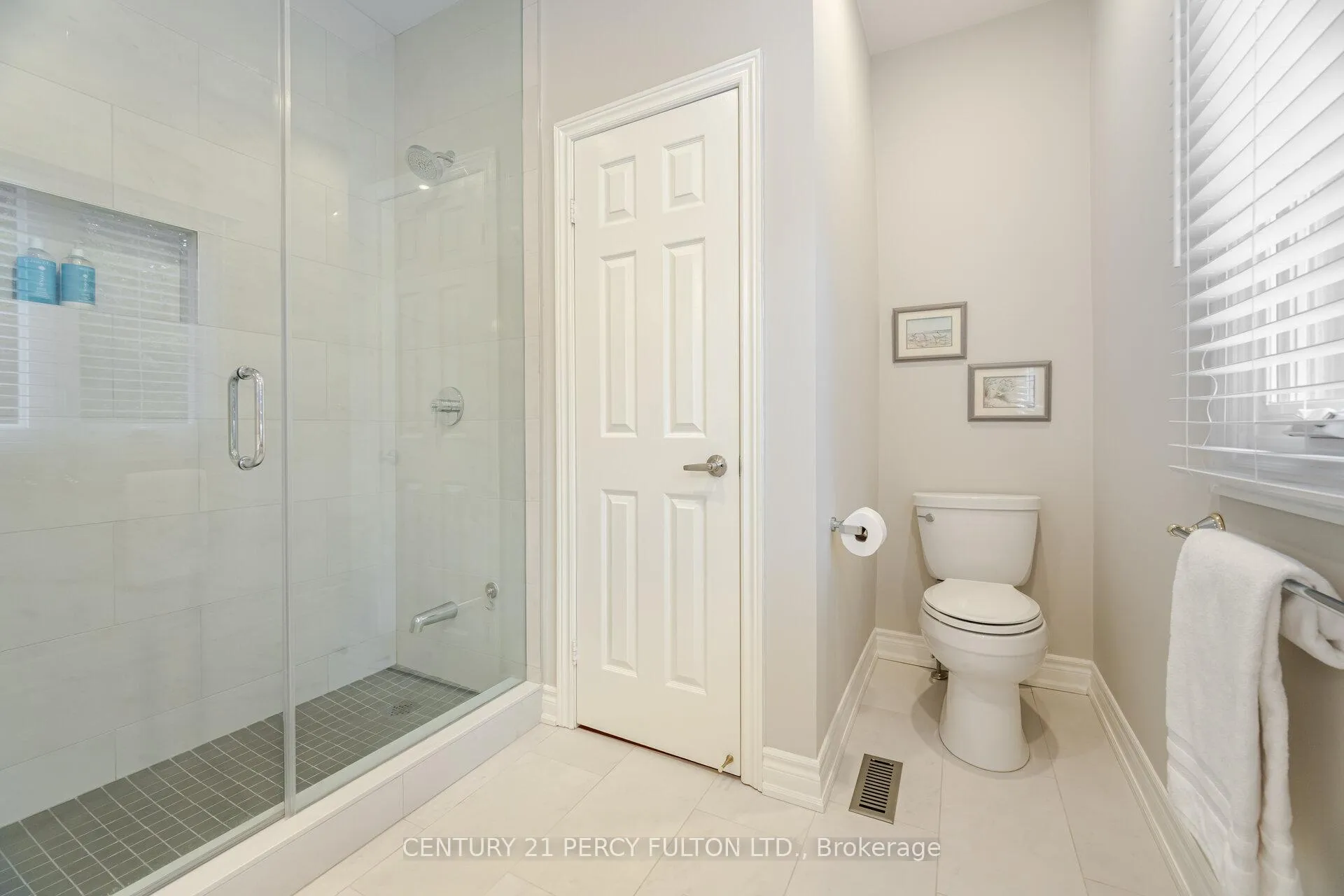 Photo 30 of 913 Duncannon Drive, Pickering, Liverpool — HOMEH