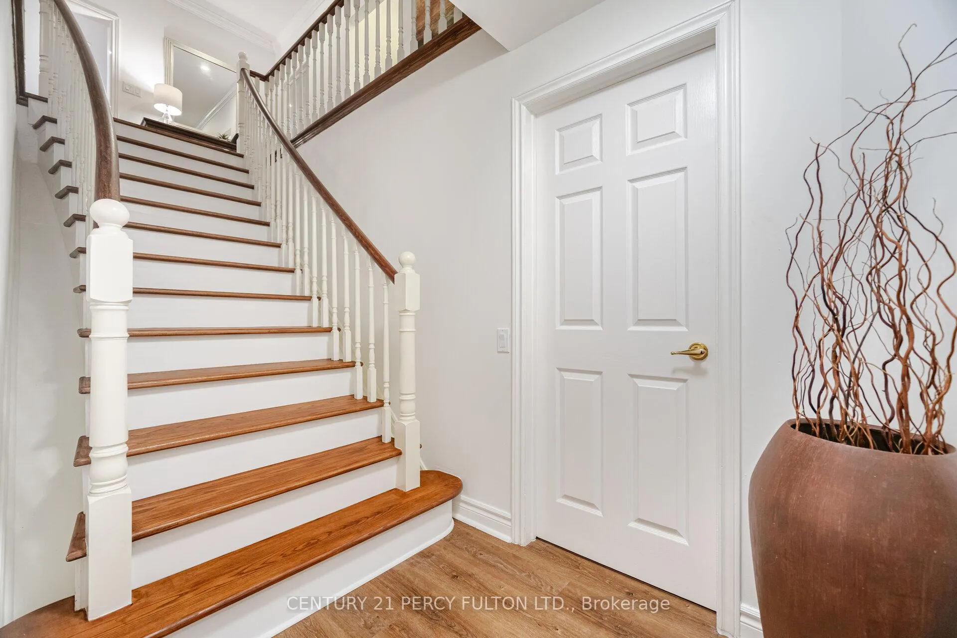 Photo 31 of 913 Duncannon Drive, Pickering, Liverpool — HOMEH