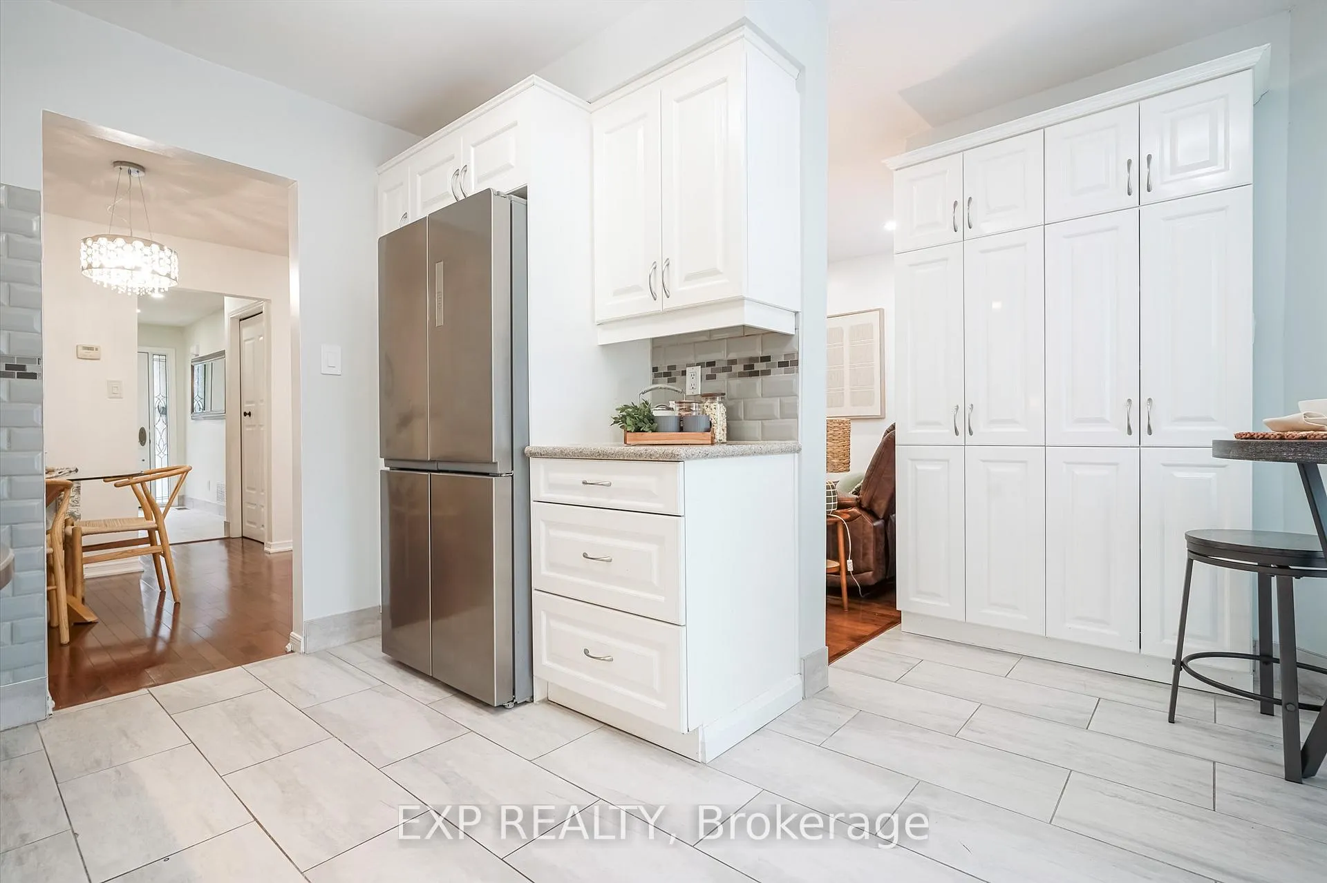 Photo 8 of 139 Adele Crescent, Oshawa, McLaughlin — HOMEH