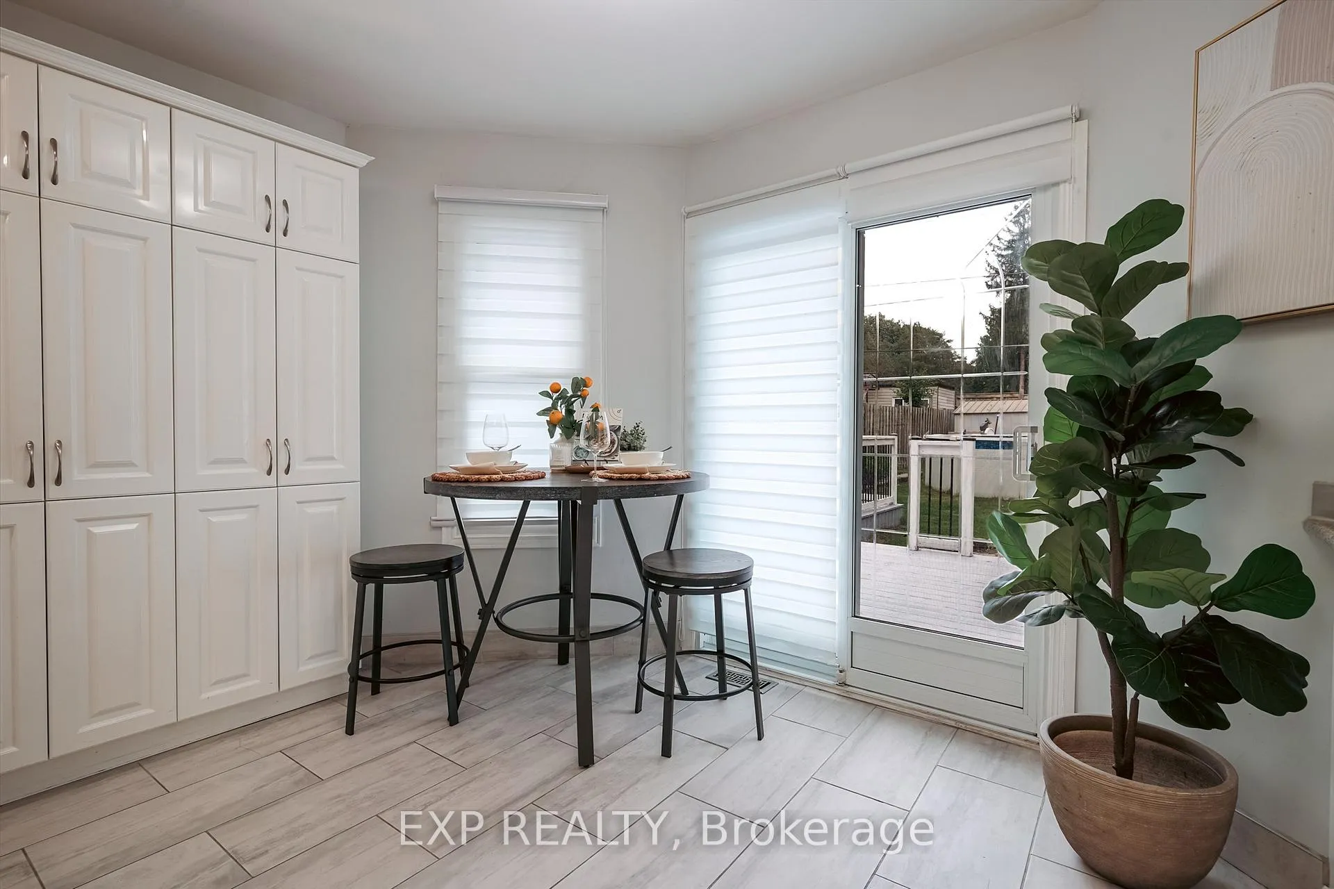 Photo 9 of 139 Adele Crescent, Oshawa, McLaughlin — HOMEH