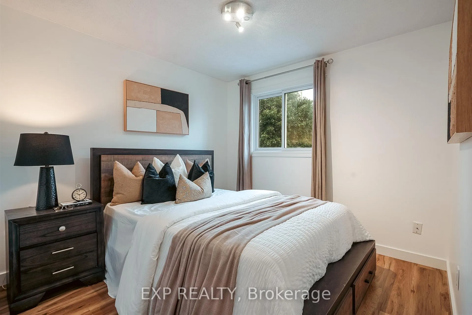 Photo 22 of 139 Adele Crescent, Oshawa, McLaughlin — HOMEH