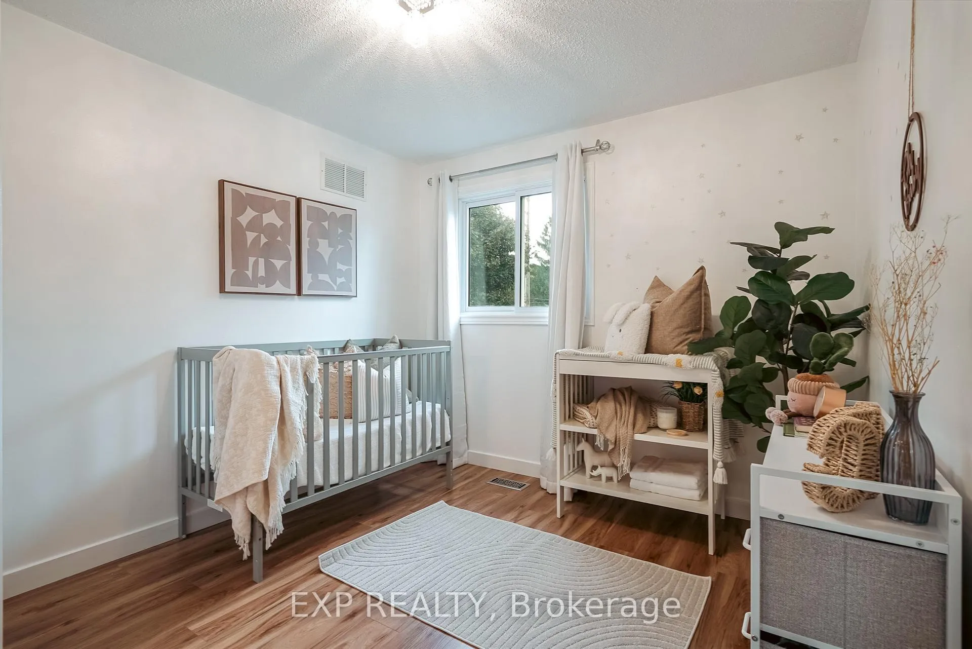 Photo 24 of 139 Adele Crescent, Oshawa, McLaughlin — HOMEH