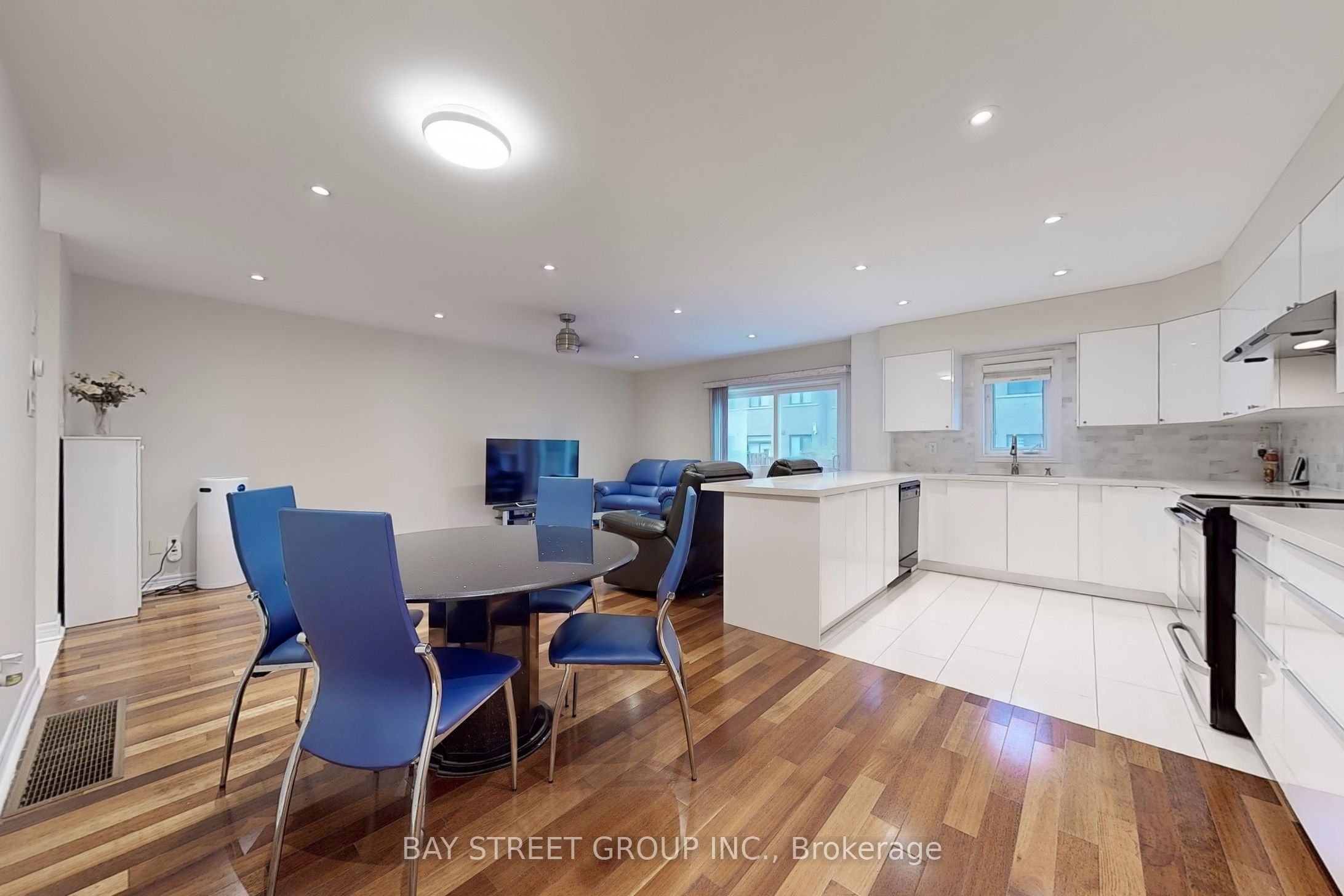Photo 27 of 25 Maple Ridge Crescent, Markham, Greensborough — HOMEH