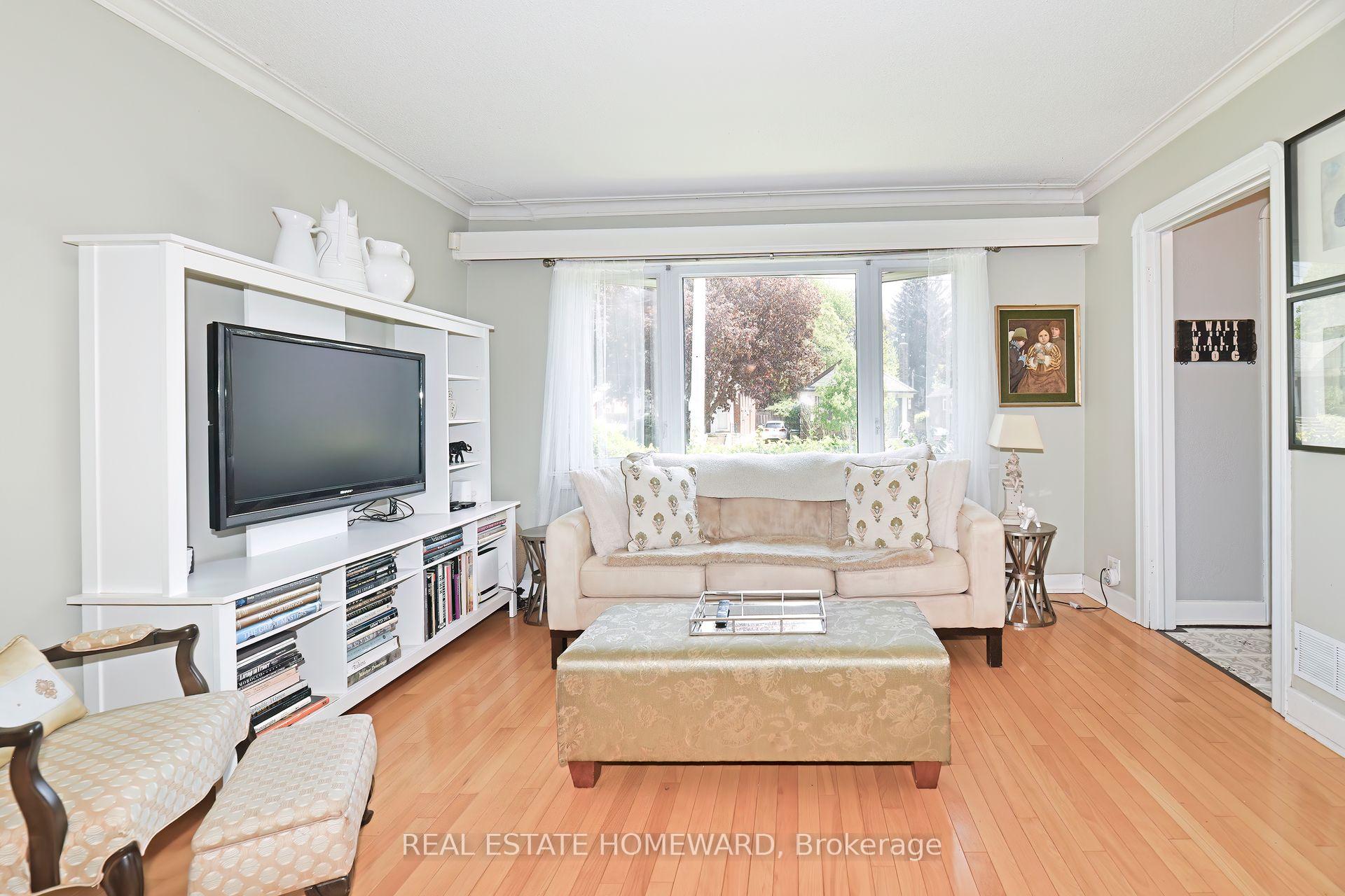 Photo 2 of 102 Cedarcrest Boulevard, Toronto, O'Connor-Parkview — HOMEH