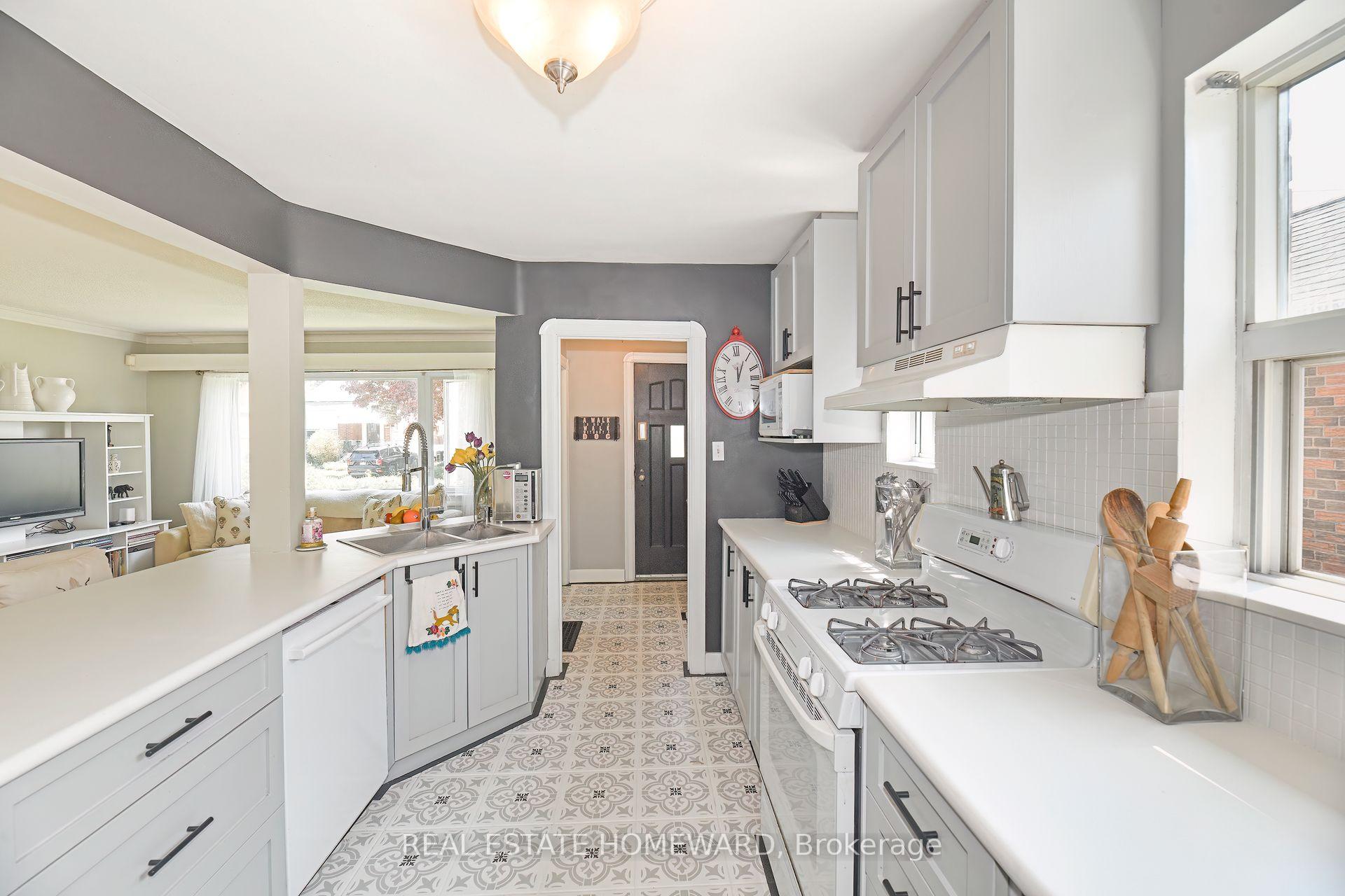 Photo 7 of 102 Cedarcrest Boulevard, Toronto, O'Connor-Parkview — HOMEH