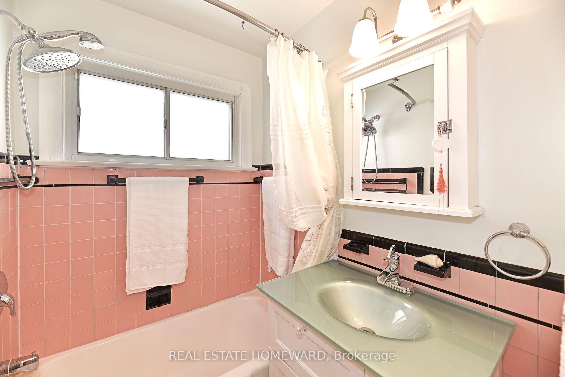Photo 11 of 102 Cedarcrest Boulevard, Toronto, O'Connor-Parkview — HOMEH