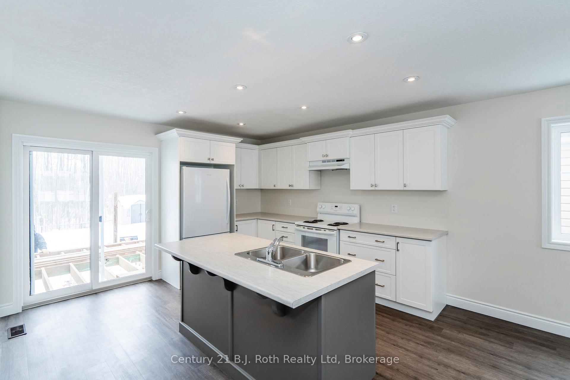 Photo 15 of 48 Ralph Dalton Boulevard, Tay, Victoria Harbour — HOMEH