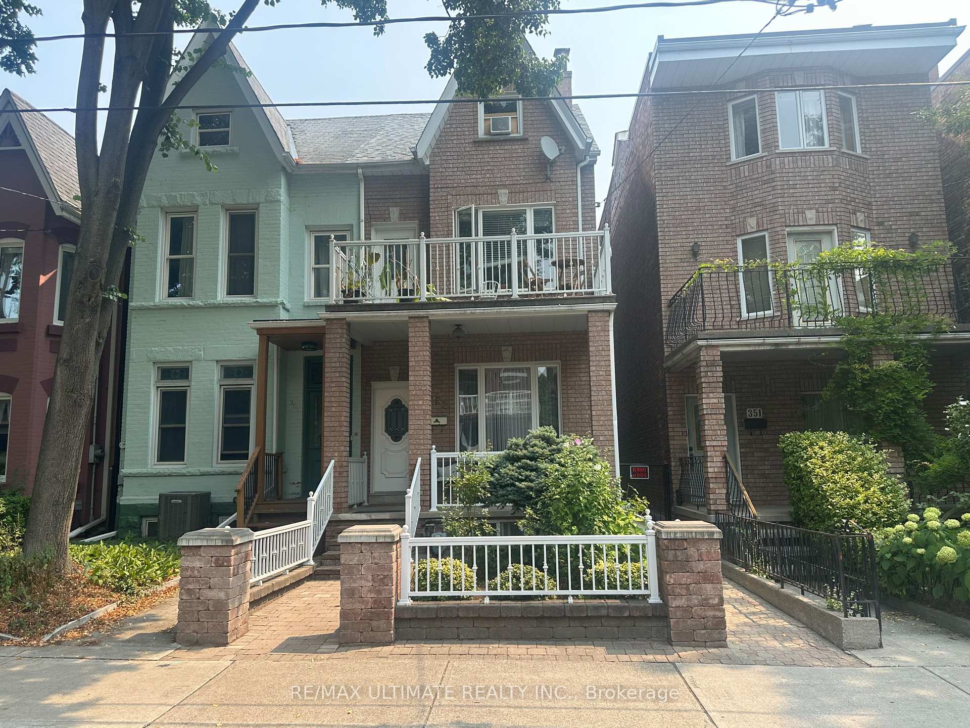 Photo 2 of Unit 2nd Floor, 363 Shaw Street S, Toronto, Trinity-Bellwoods — HOMEH