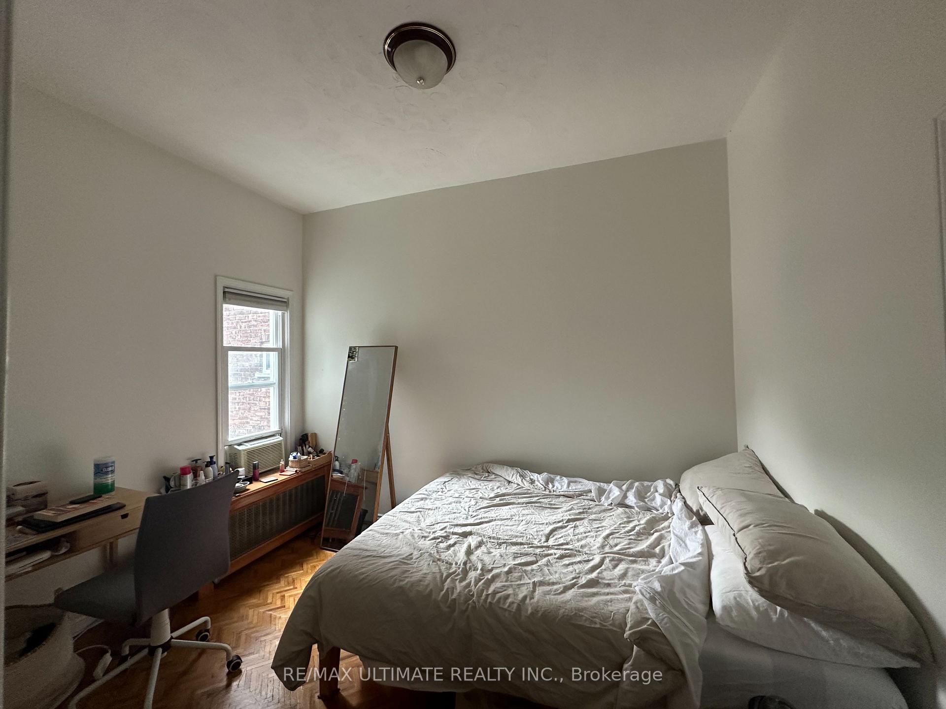 Photo 9 of Unit 2nd Floor, 363 Shaw Street S, Toronto, Trinity-Bellwoods — HOMEH
