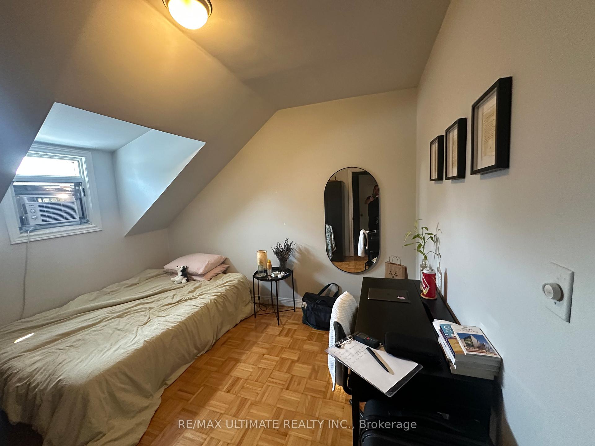 Photo 10 of Unit 2nd Floor, 363 Shaw Street S, Toronto, Trinity-Bellwoods — HOMEH