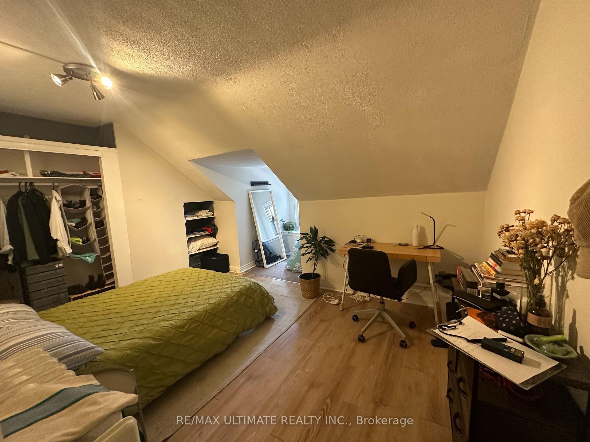 Photo 11 of Unit 2nd Floor, 363 Shaw Street S, Toronto, Trinity-Bellwoods — HOMEH