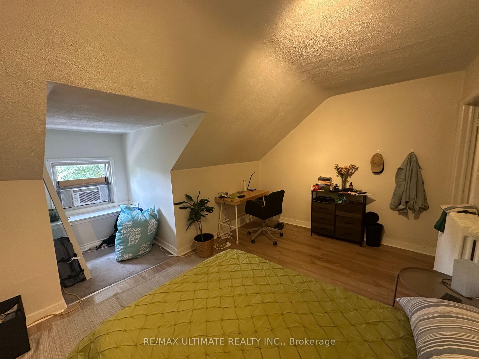 Photo 12 of Unit 2nd Floor, 363 Shaw Street S, Toronto, Trinity-Bellwoods — HOMEH