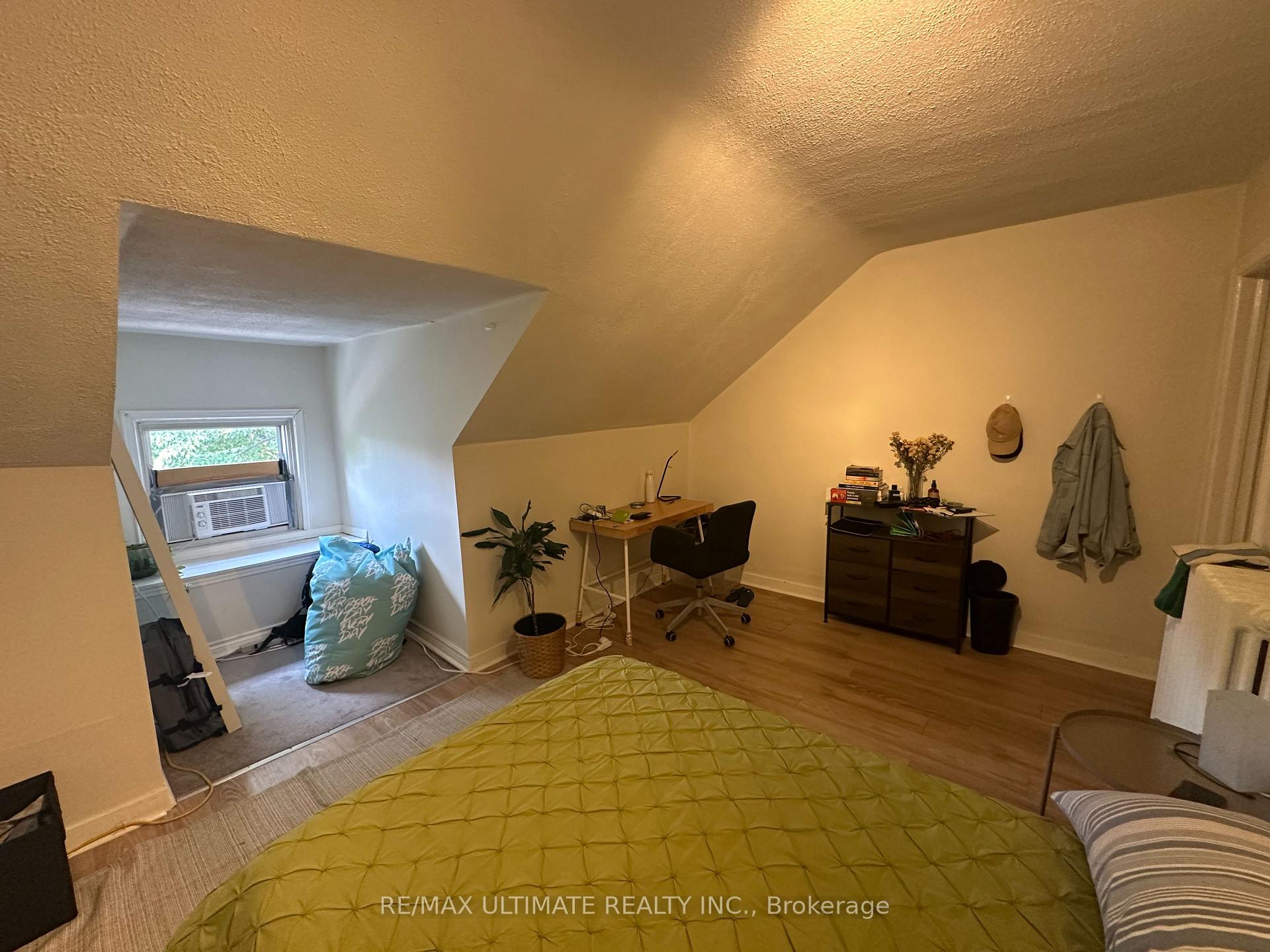 Photo 13 of Unit 2nd Floor, 363 Shaw Street S, Toronto, Trinity-Bellwoods — HOMEH