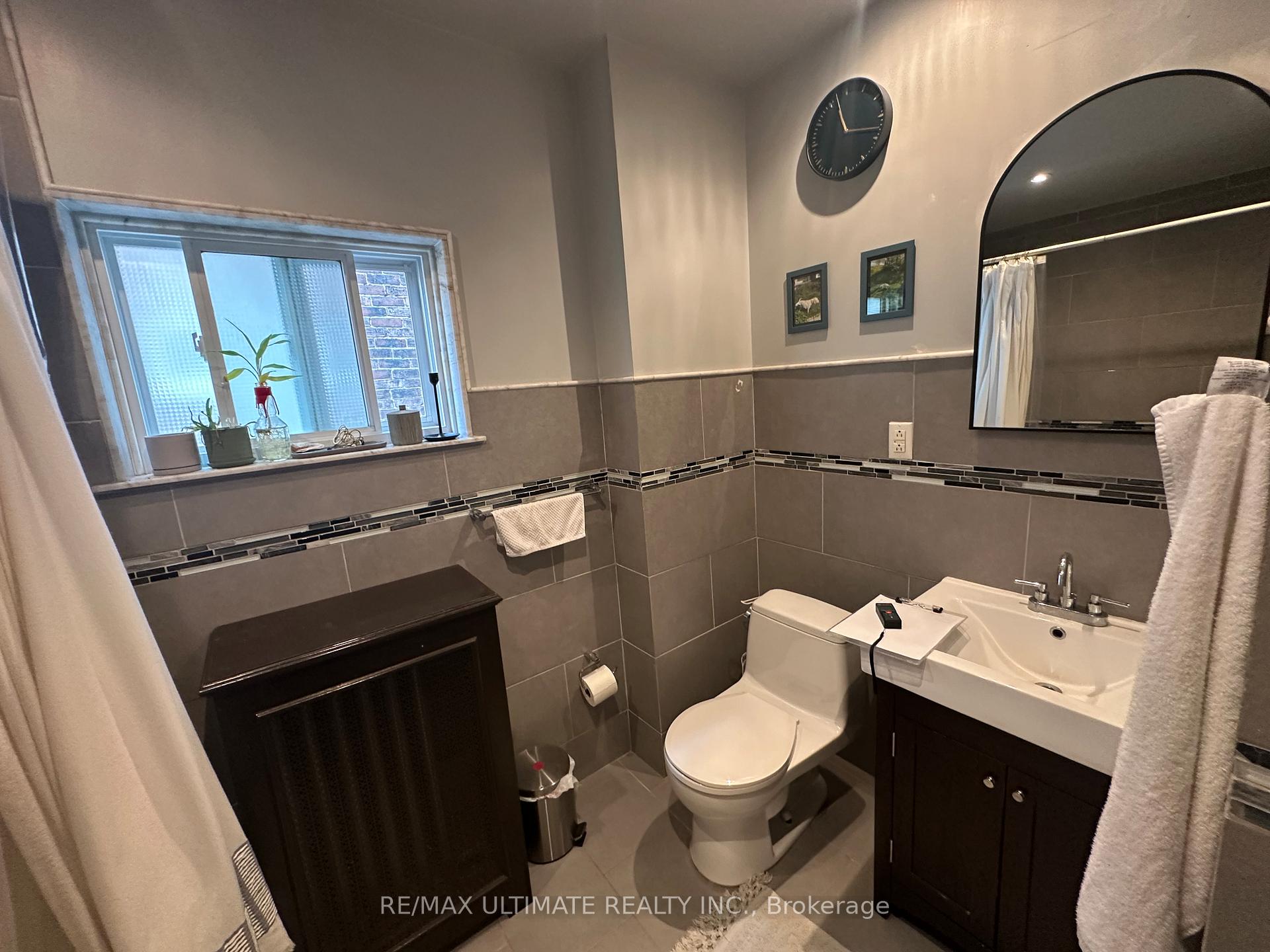 Photo 17 of Unit 2nd Floor, 363 Shaw Street S, Toronto, Trinity-Bellwoods — HOMEH