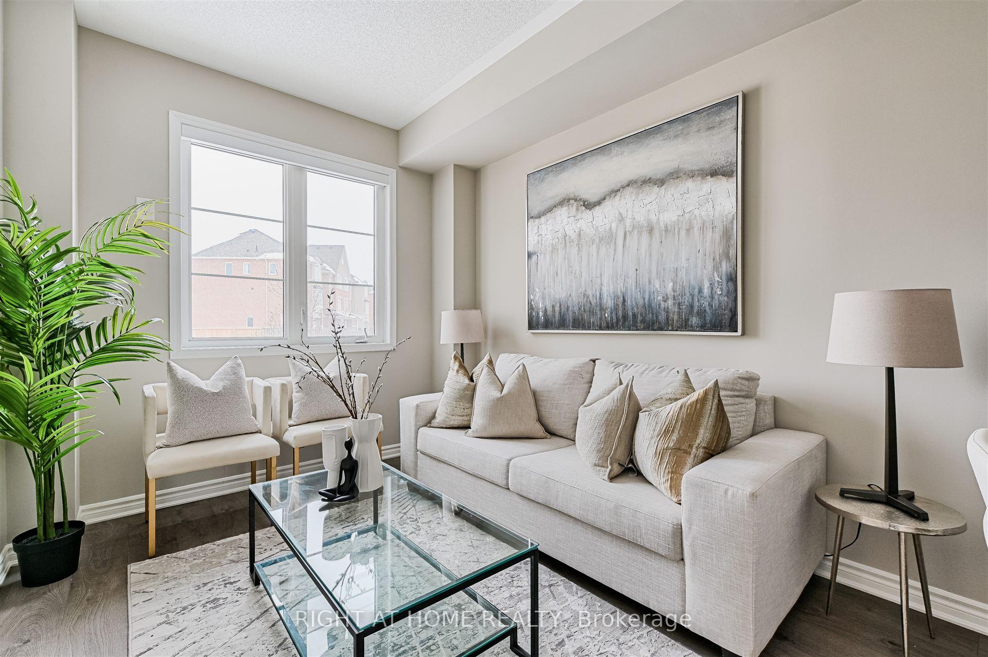 Photo 7 of 120 Cleanside Road, Scarborough, Clairlea-Birchmount — HOMEH