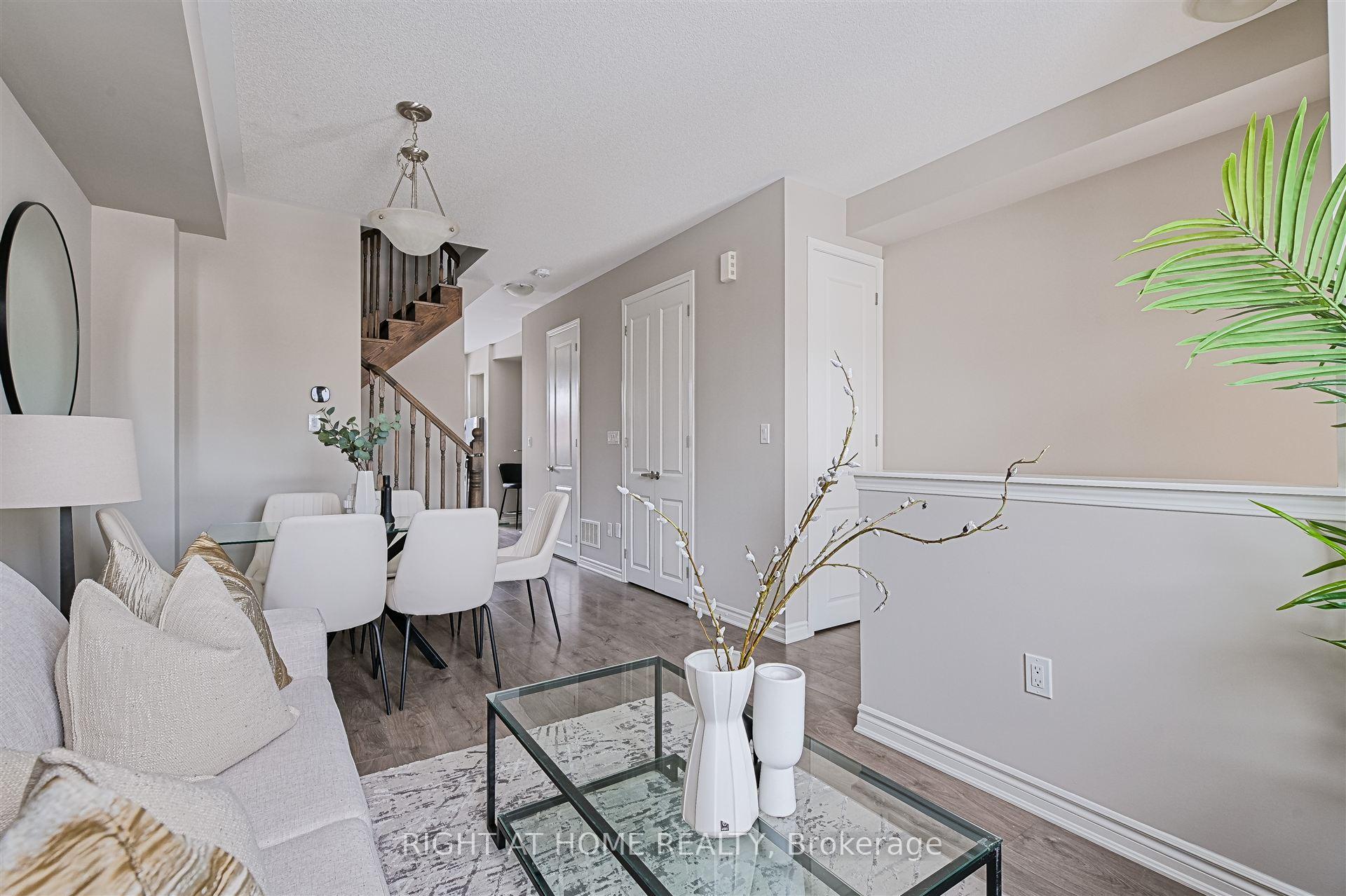 Photo 8 of 120 Cleanside Road, Scarborough, Clairlea-Birchmount — HOMEH
