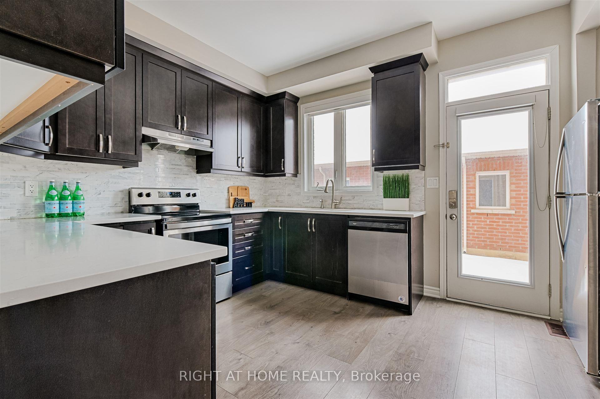 Photo 11 of 120 Cleanside Road, Scarborough, Clairlea-Birchmount — HOMEH