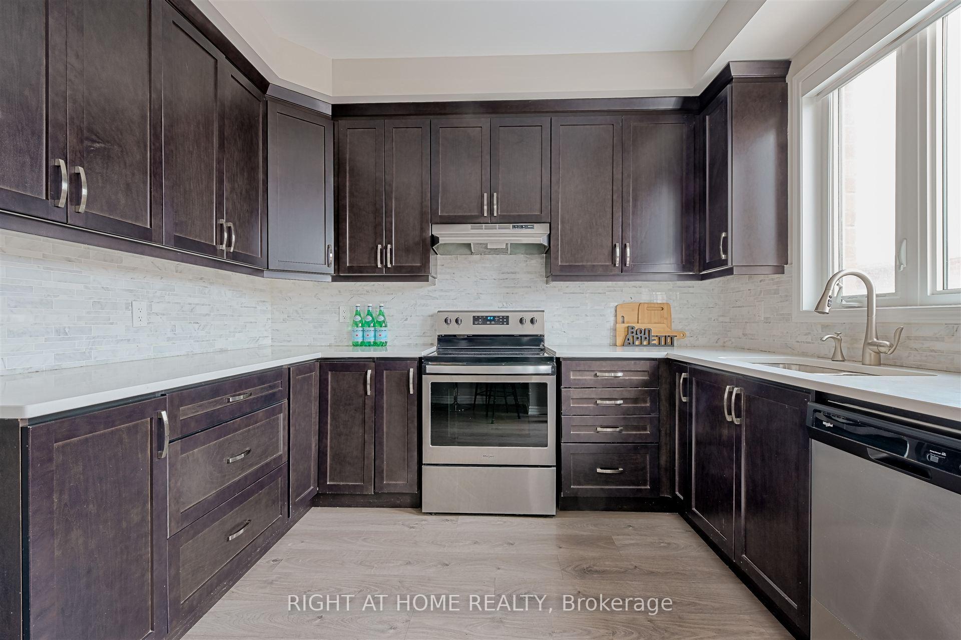 Photo 12 of 120 Cleanside Road, Scarborough, Clairlea-Birchmount — HOMEH