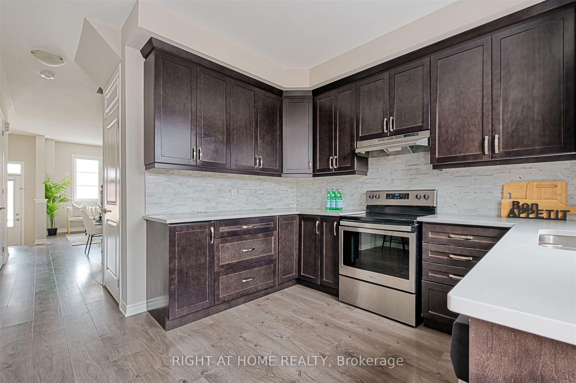 Photo 13 of 120 Cleanside Road, Scarborough, Clairlea-Birchmount — HOMEH