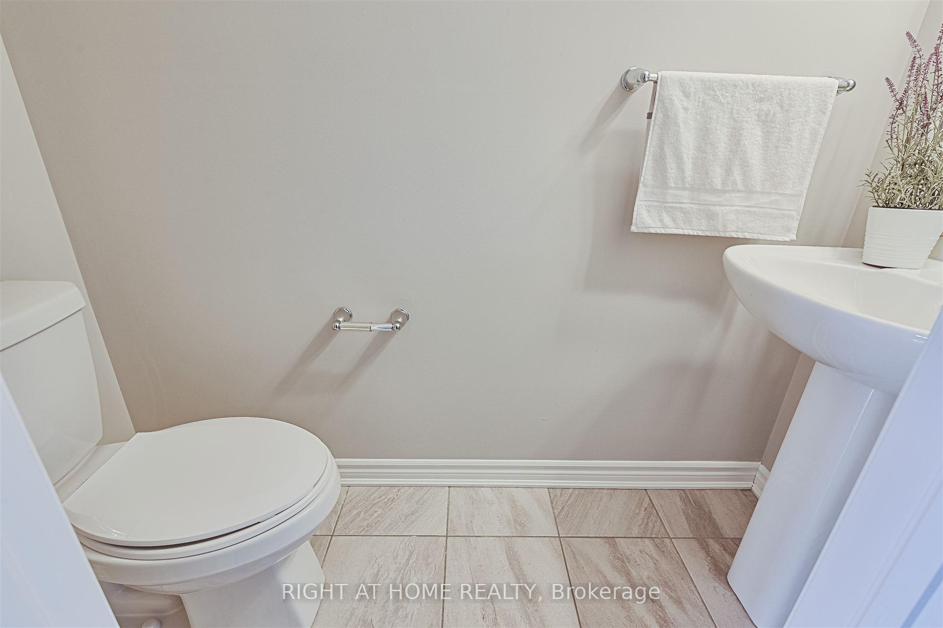 Photo 15 of 120 Cleanside Road, Scarborough, Clairlea-Birchmount — HOMEH