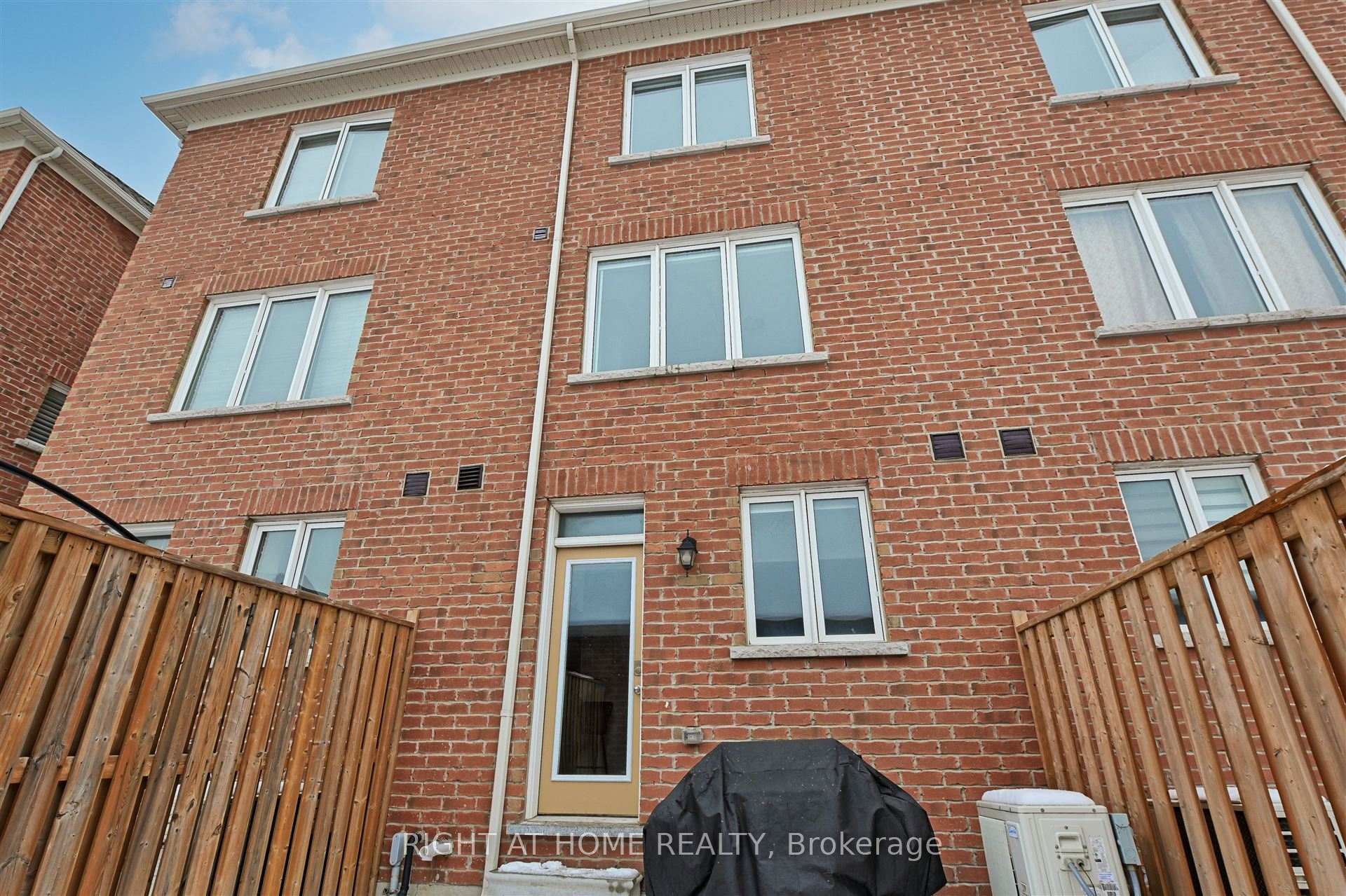 Photo 38 of 120 Cleanside Road, Scarborough, Clairlea-Birchmount — HOMEH