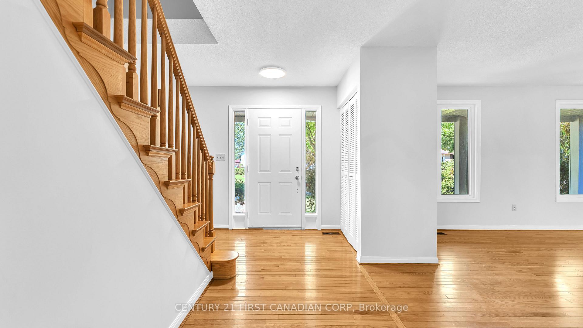 Photo 3 of 325 Helen Drive, Strathroy-Caradoc, NW — HOMEH
