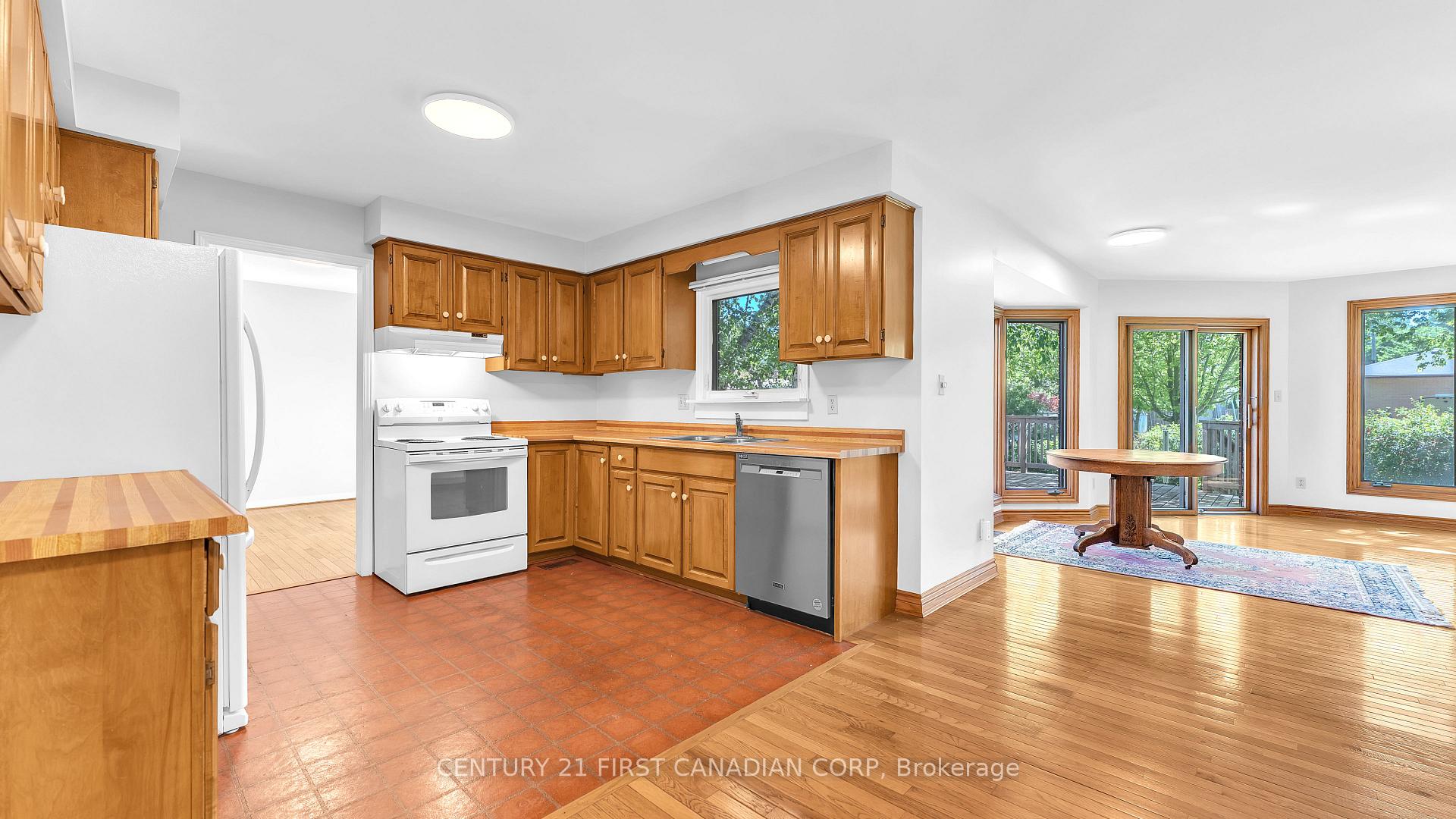 Photo 9 of 325 Helen Drive, Strathroy-Caradoc, NW — HOMEH