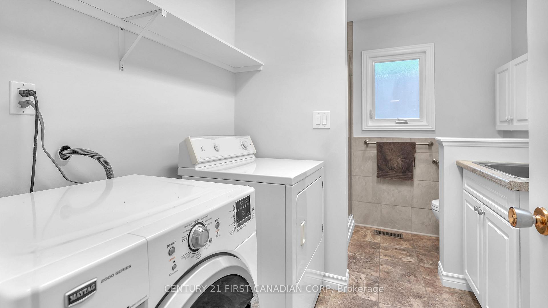 Photo 13 of 325 Helen Drive, Strathroy-Caradoc, NW — HOMEH