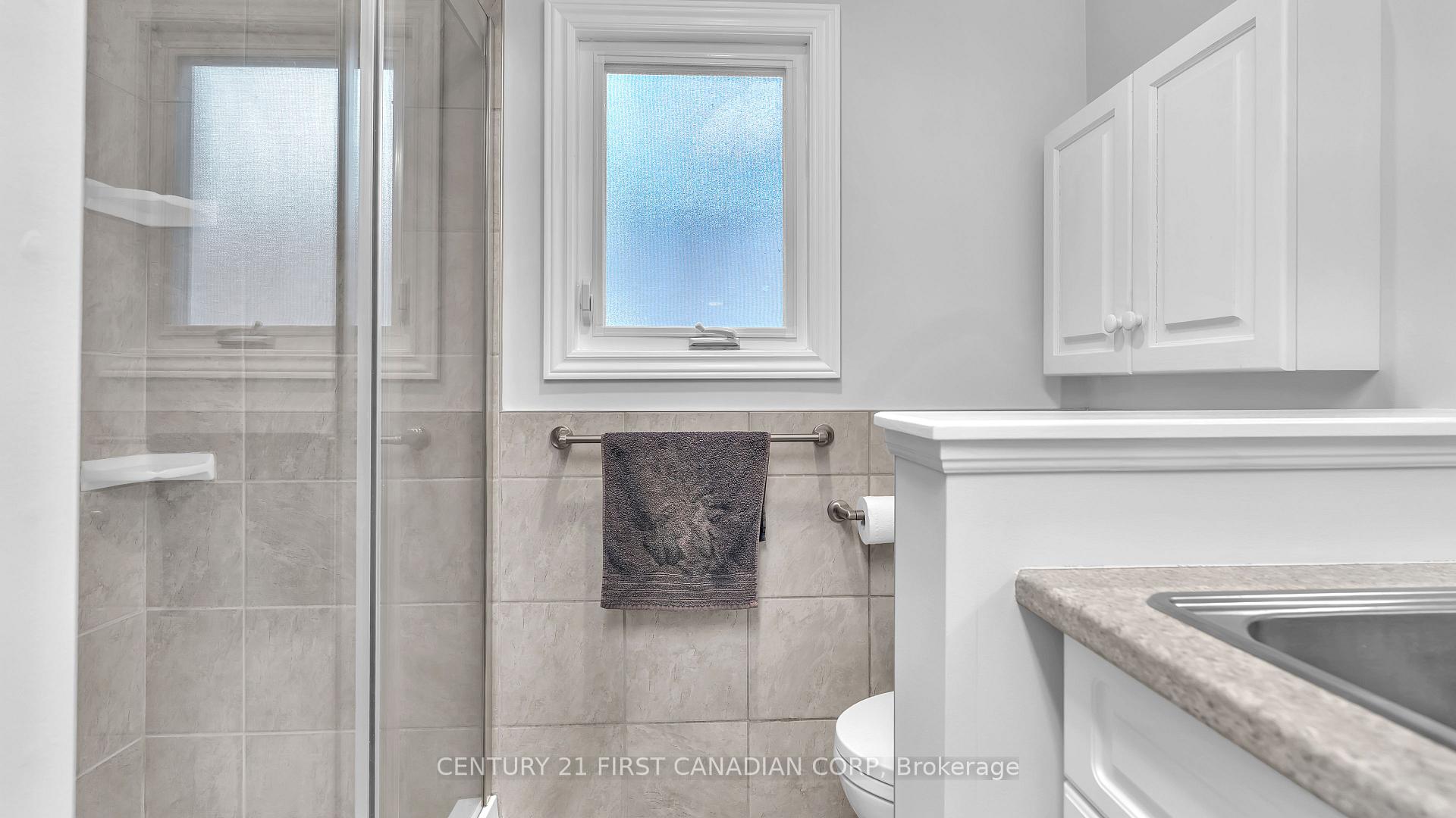 Photo 14 of 325 Helen Drive, Strathroy-Caradoc, NW — HOMEH
