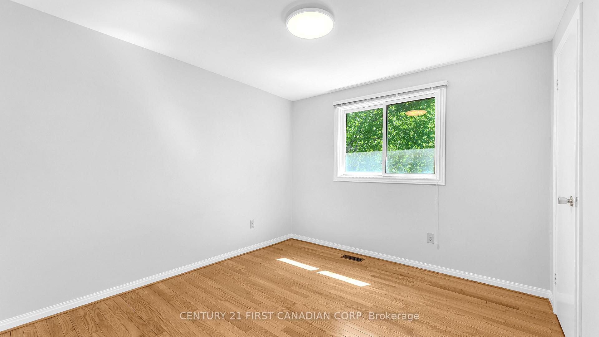 Photo 19 of 325 Helen Drive, Strathroy-Caradoc, NW — HOMEH