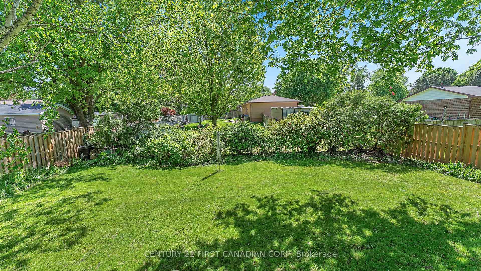 Photo 27 of 325 Helen Drive, Strathroy-Caradoc, NW — HOMEH