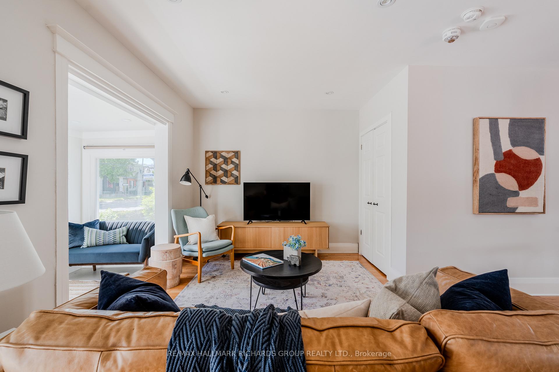 Photo 6 of 238 Westlake Avenue, Toronto, Woodbine-Lumsden — HOMEH