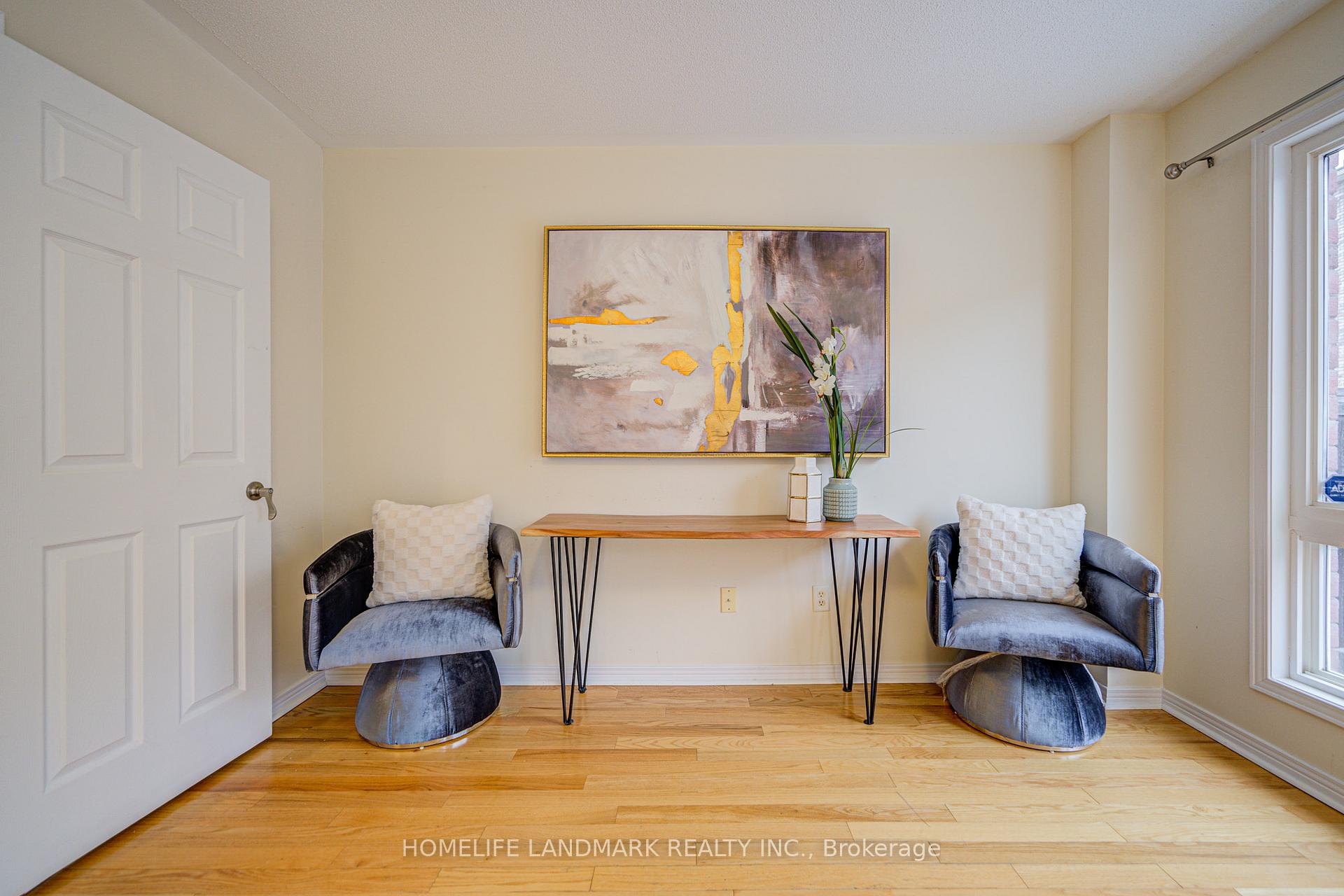 Photo 4 of 140 Pilkington Drive, Scarborough, Clairlea-Birchmount — HOMEH