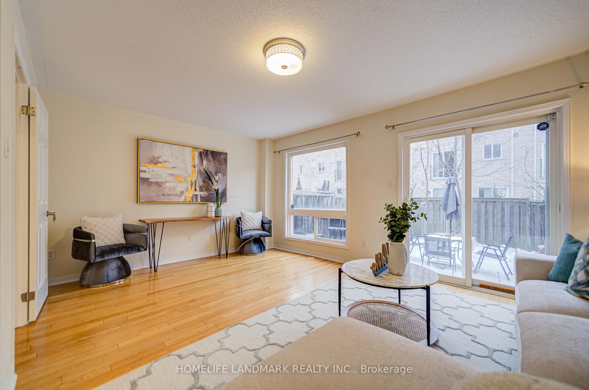 Photo 5 of 140 Pilkington Drive, Scarborough, Clairlea-Birchmount — HOMEH