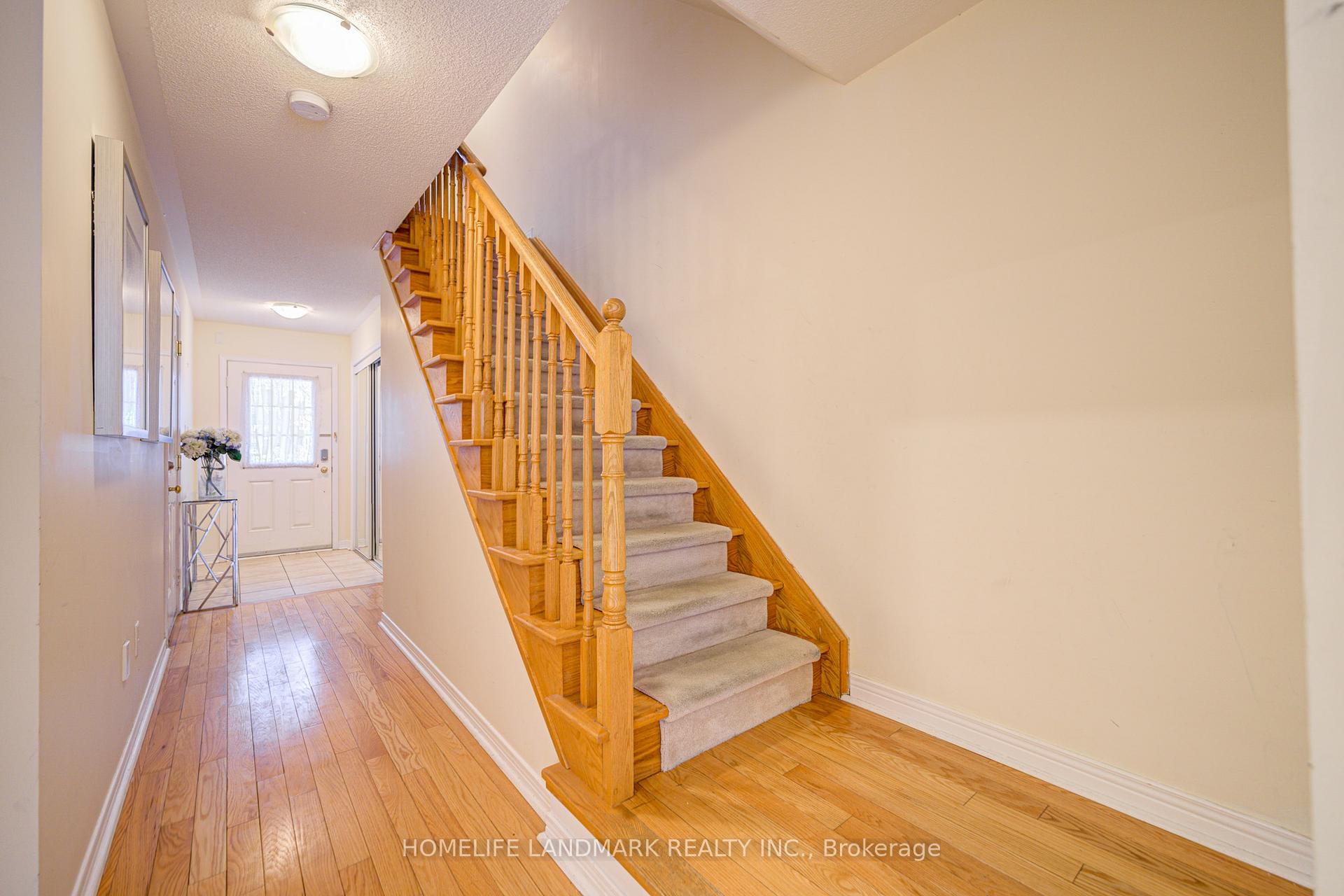 Photo 9 of 140 Pilkington Drive, Scarborough, Clairlea-Birchmount — HOMEH