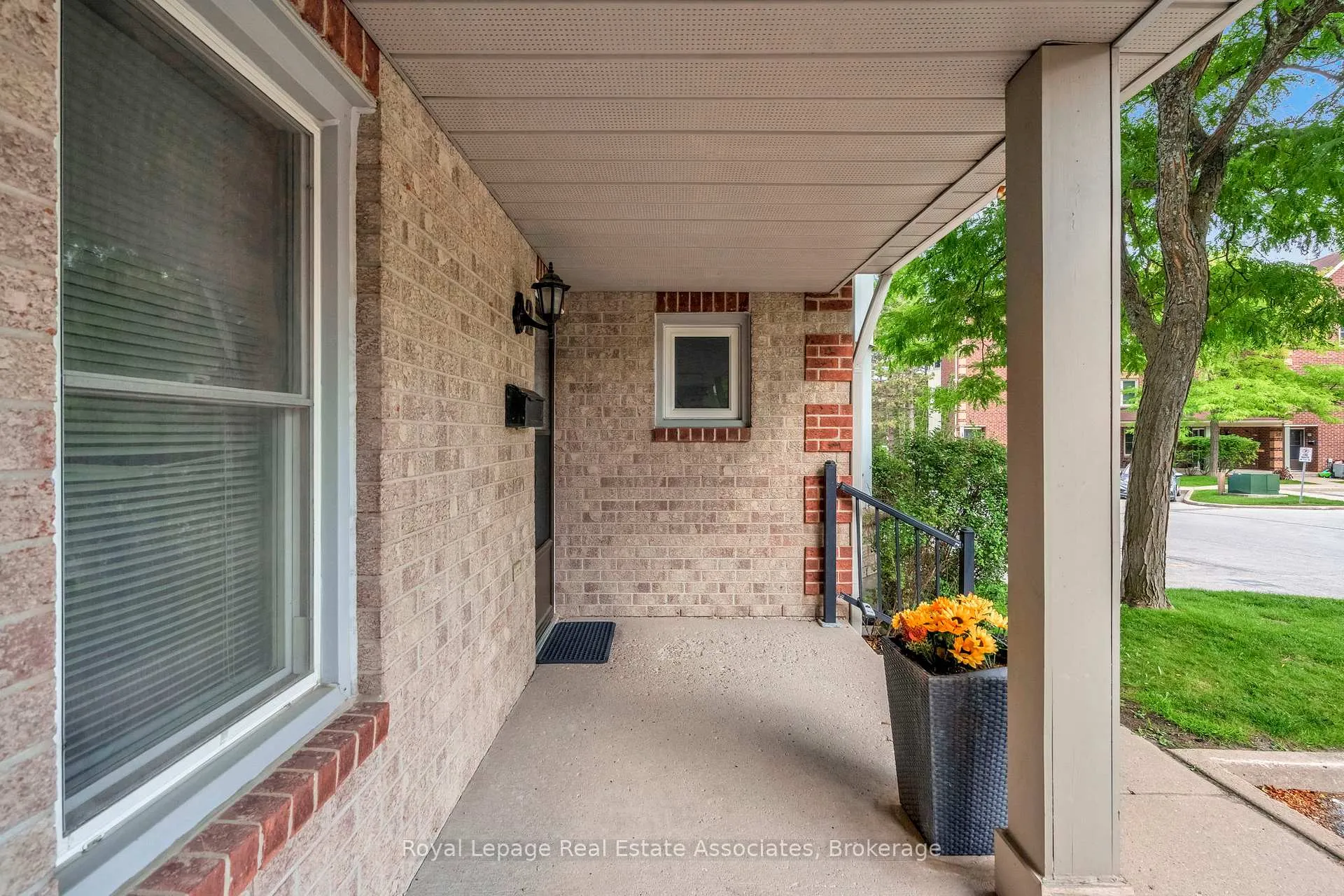 Photo 2 of Unit 2, 119 D'ambrosio Drive, Barrie, Painswick North — HOMEH