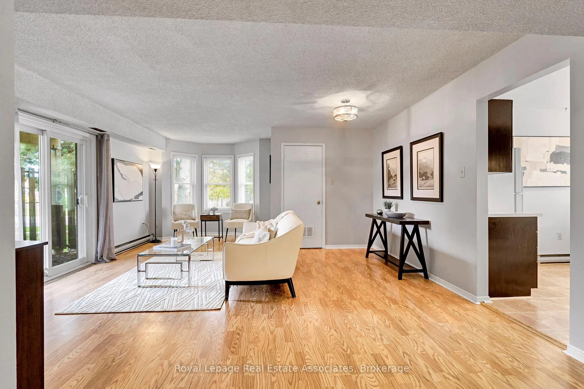 Photo 8 of Unit 2, 119 D'ambrosio Drive, Barrie, Painswick North — HOMEH