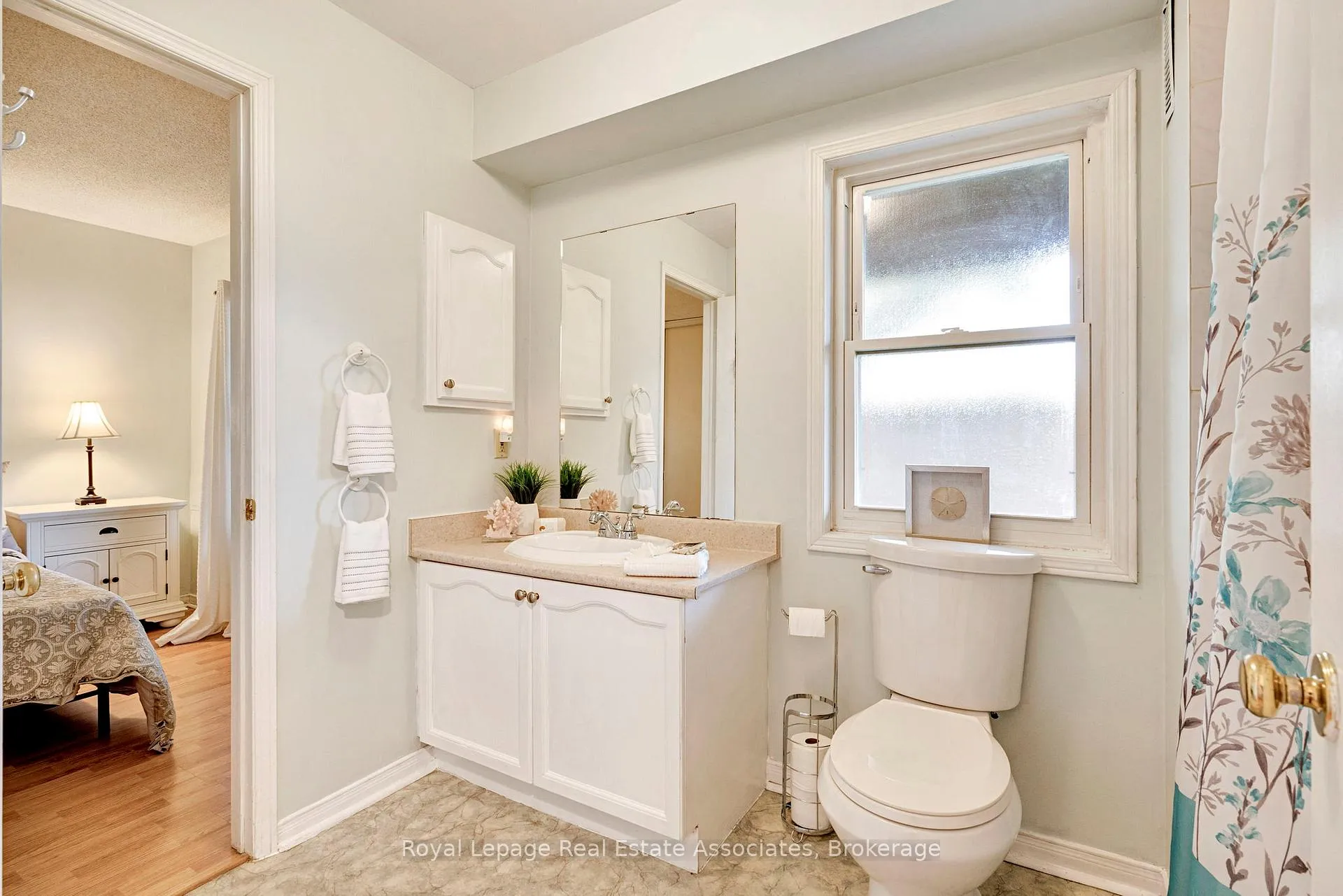 Photo 20 of Unit 2, 119 D'ambrosio Drive, Barrie, Painswick North — HOMEH