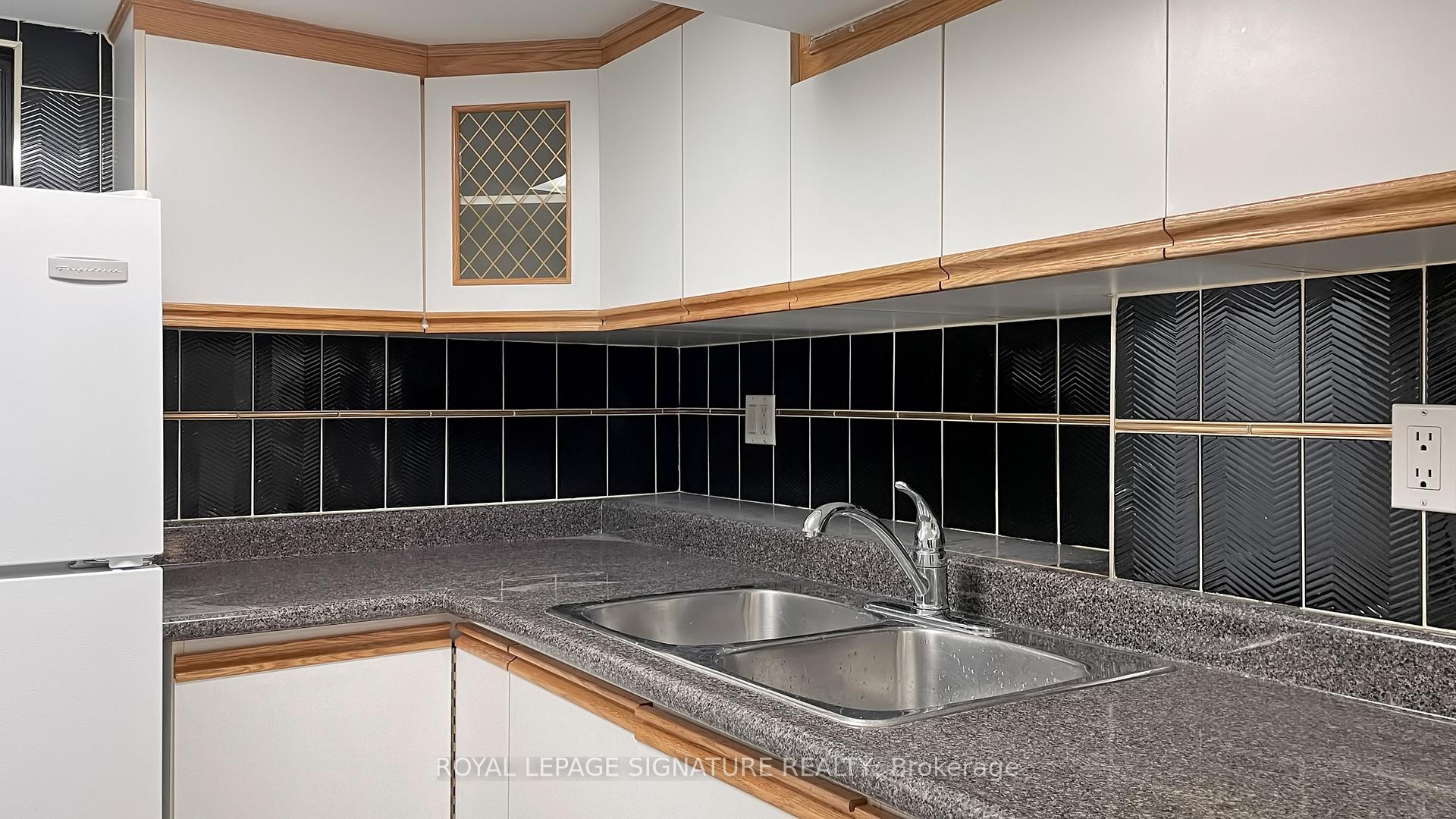 Photo 6 of Unit Lower, 449 Brock Avenue, Toronto, Dufferin Grove — HOMEH