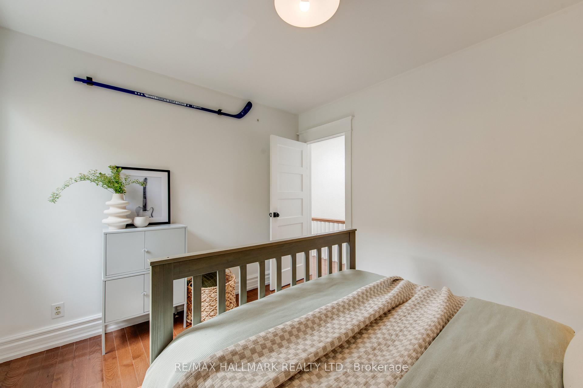 Photo 17 of 93 Wolverleigh Boulevard, Toronto, Danforth — HOMEH