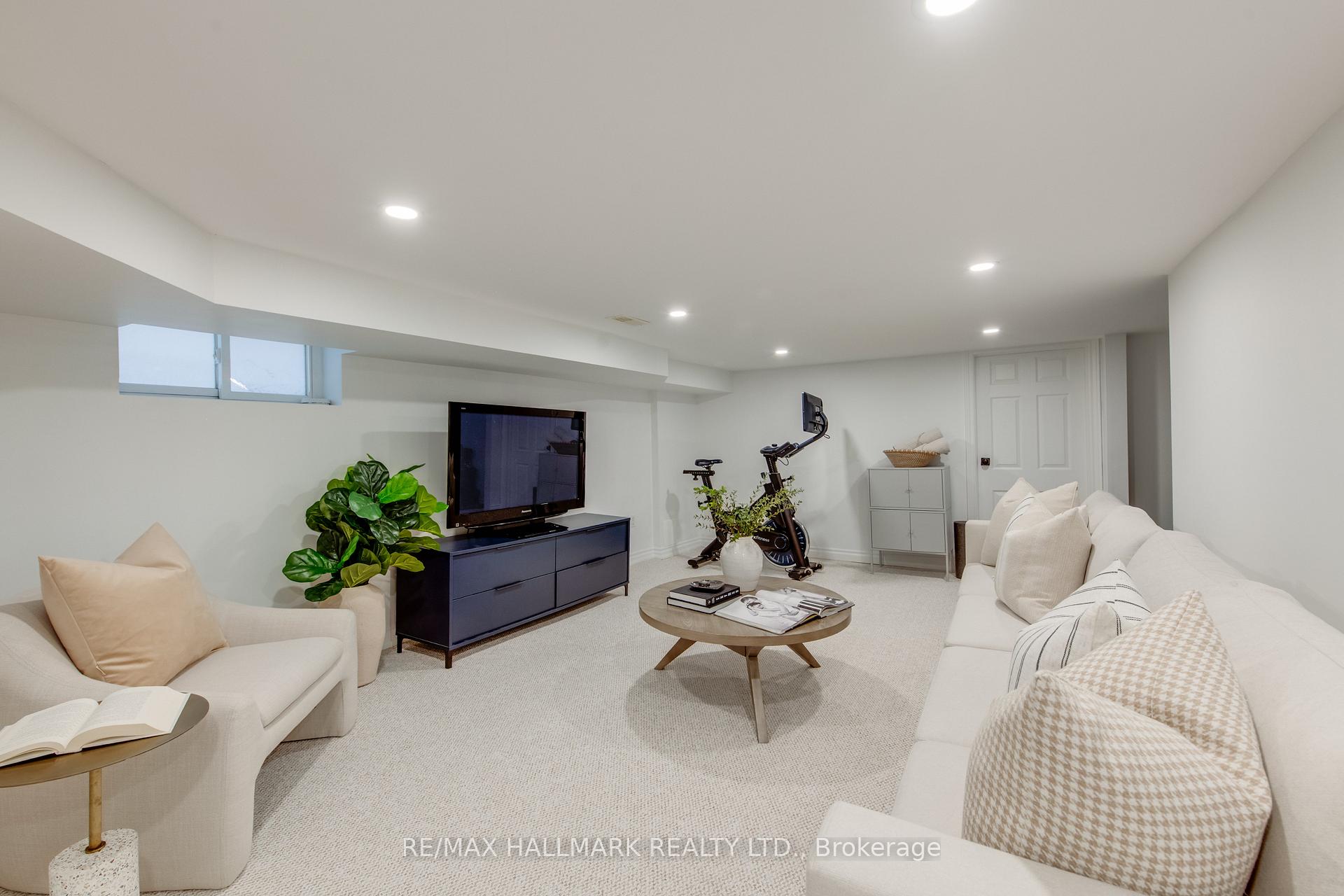 Photo 25 of 93 Wolverleigh Boulevard, Toronto, Danforth — HOMEH