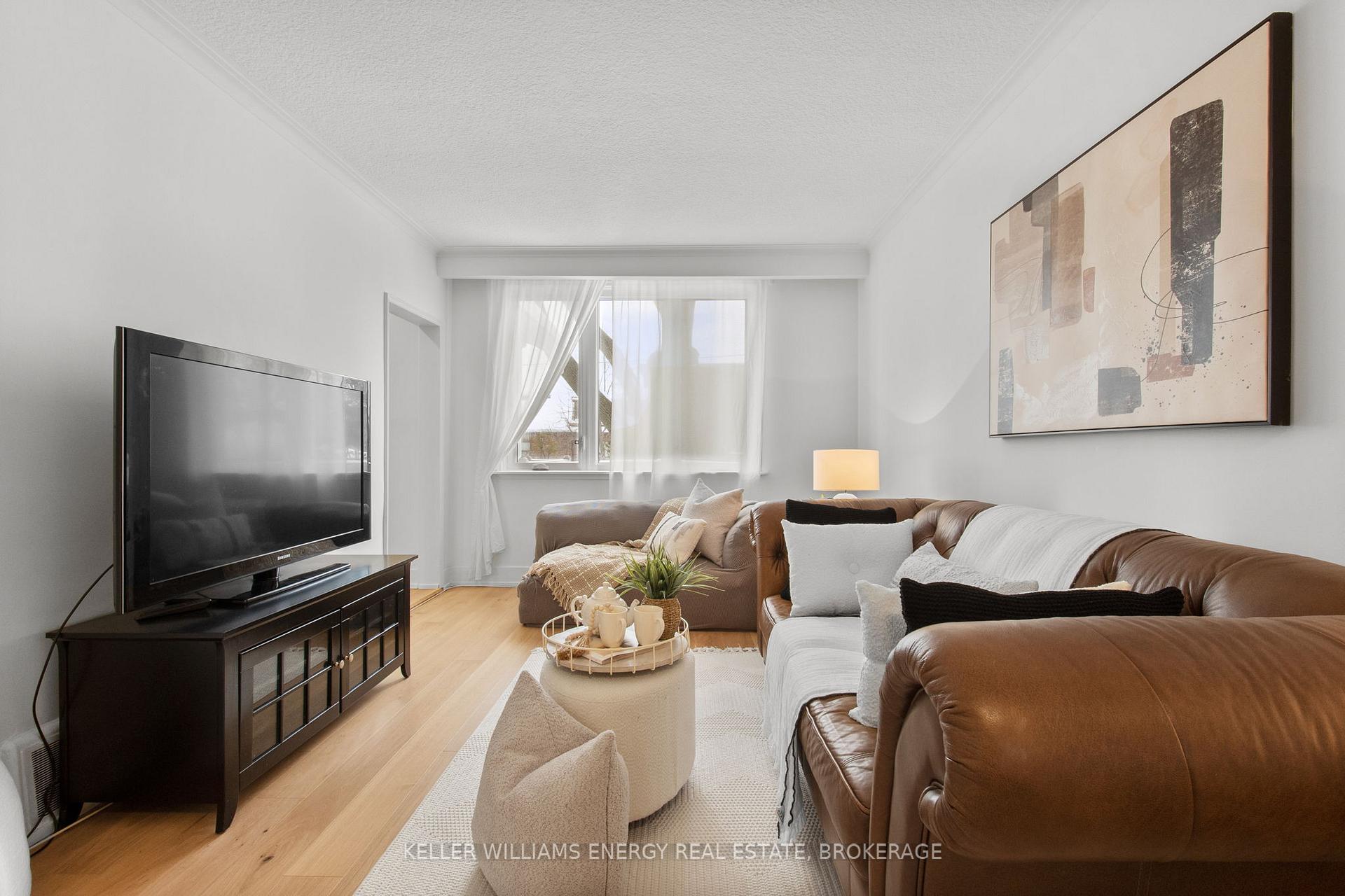 Photo 6 of 63 Marlee Avenue, Toronto, Forest Hill North — HOMEH