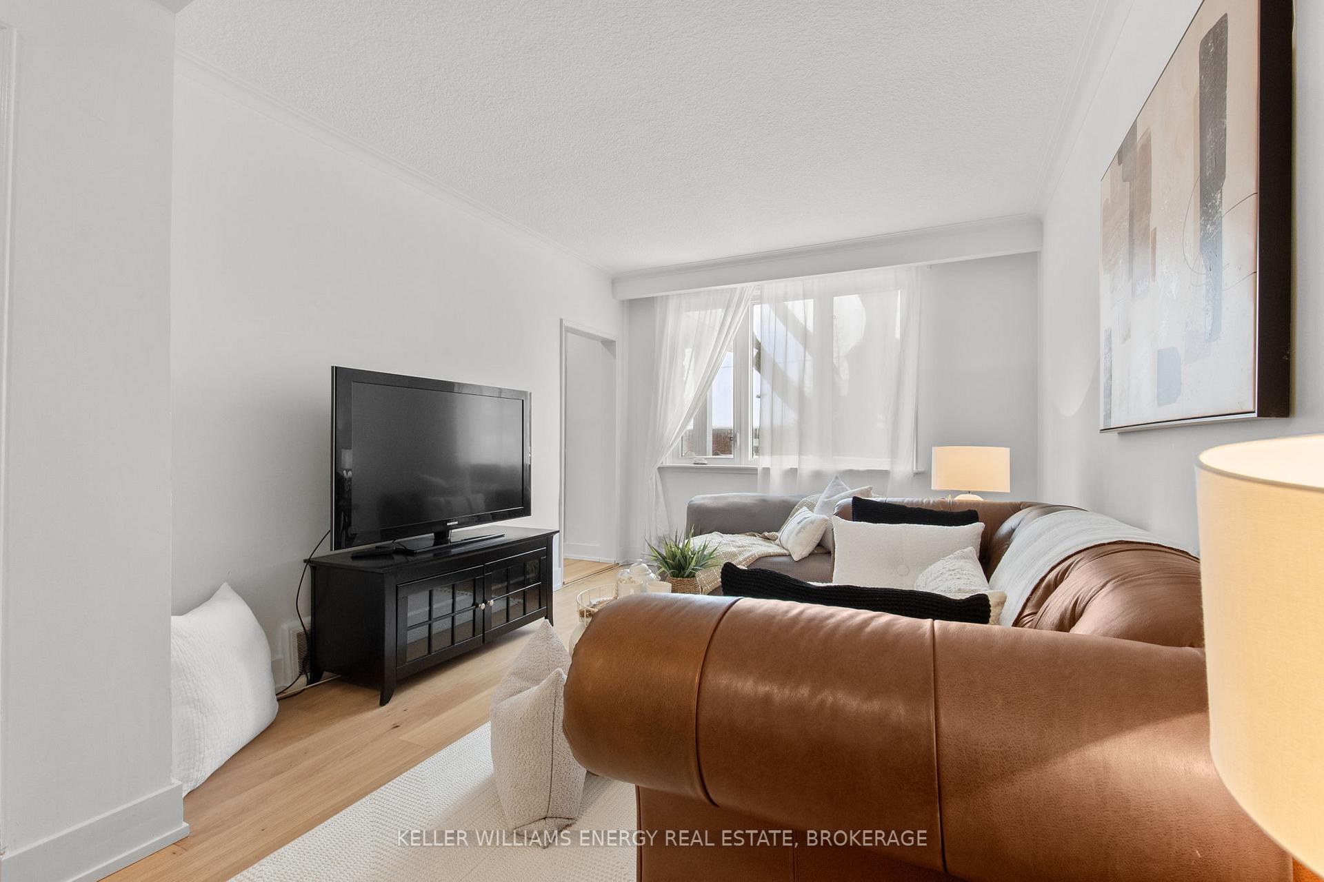 Photo 7 of 63 Marlee Avenue, Toronto, Forest Hill North — HOMEH