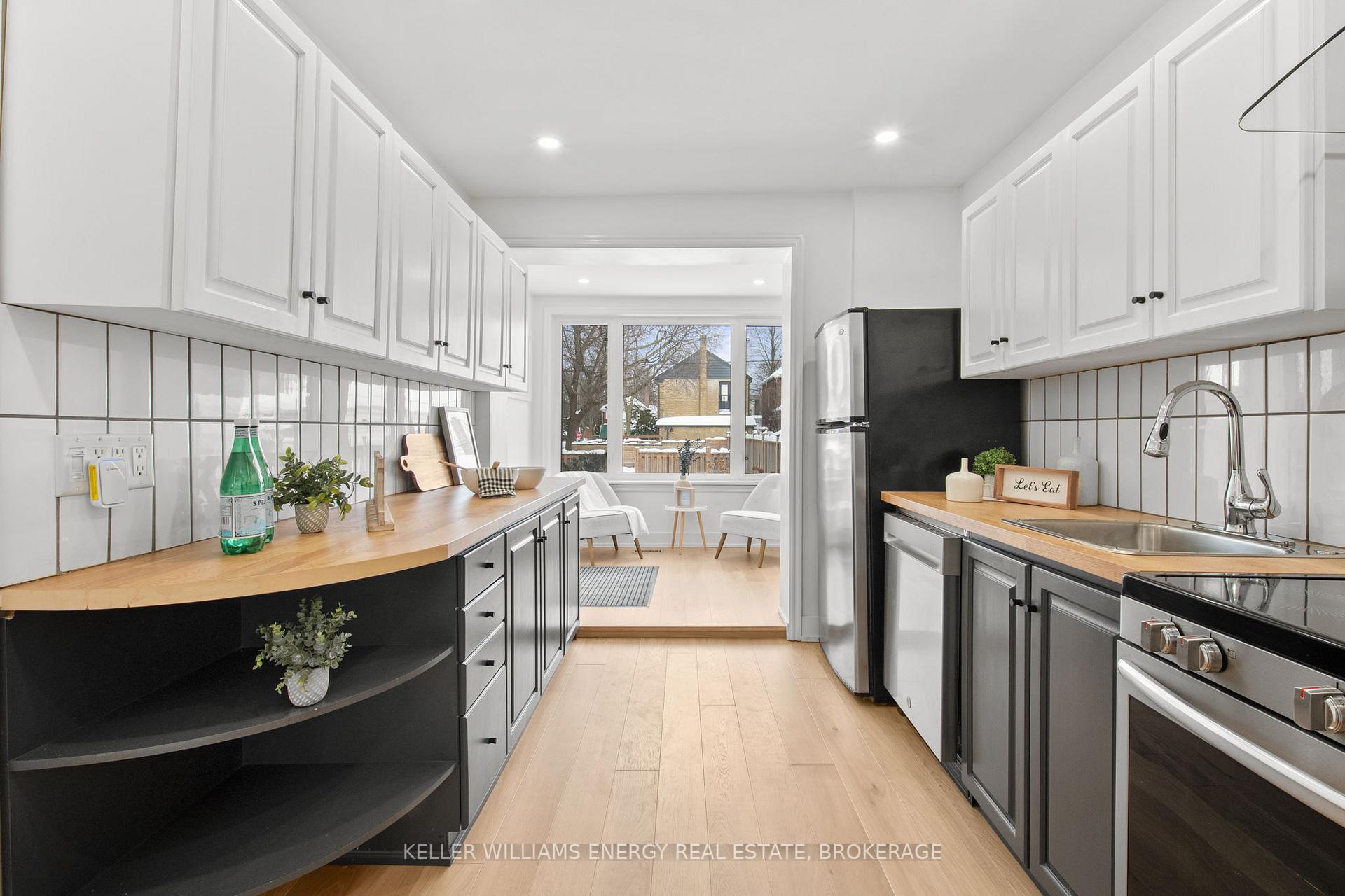 Photo 12 of 63 Marlee Avenue, Toronto, Forest Hill North — HOMEH