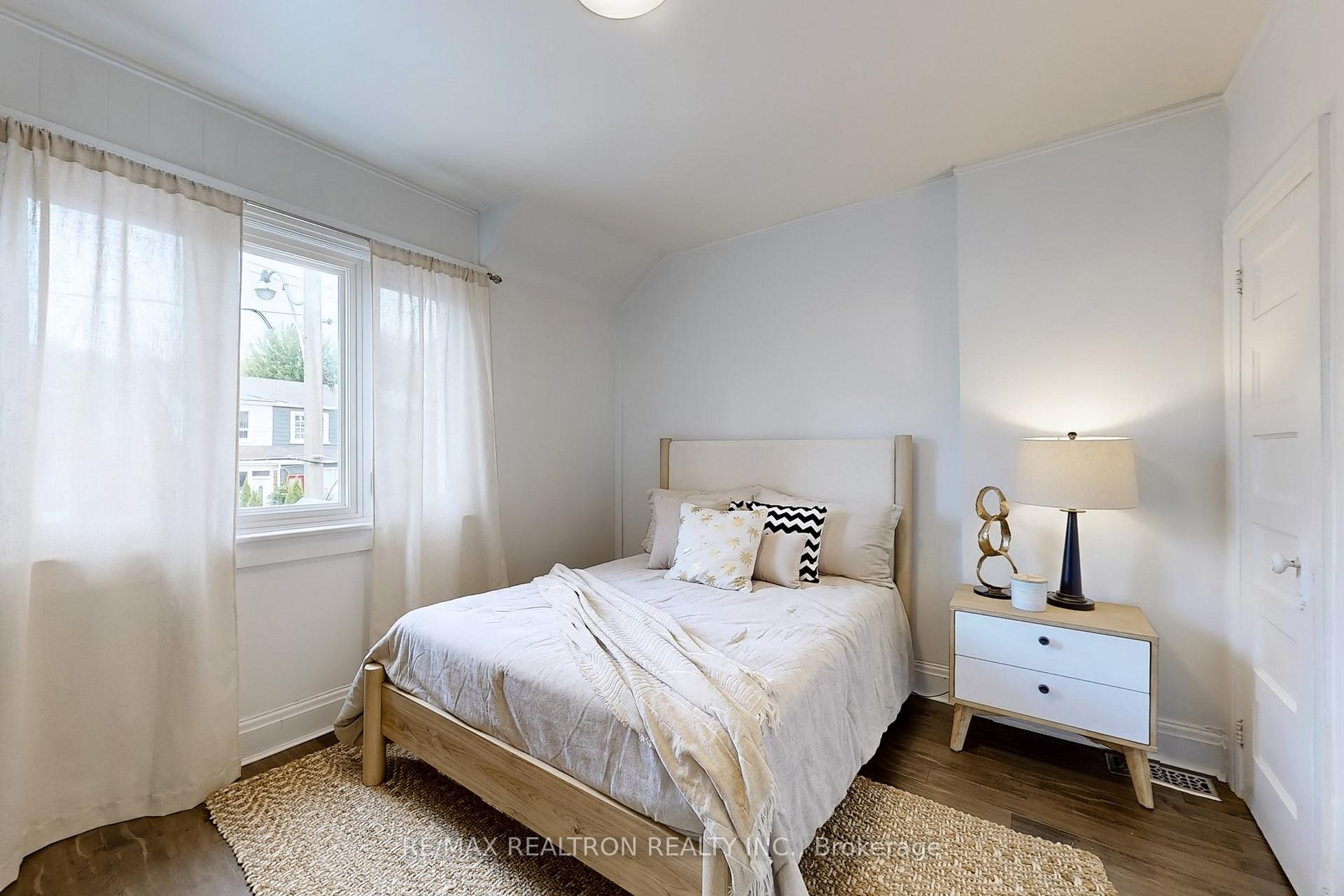 Photo 14 of 1578 Dundas Street E, Toronto, South Riverdale — HOMEH