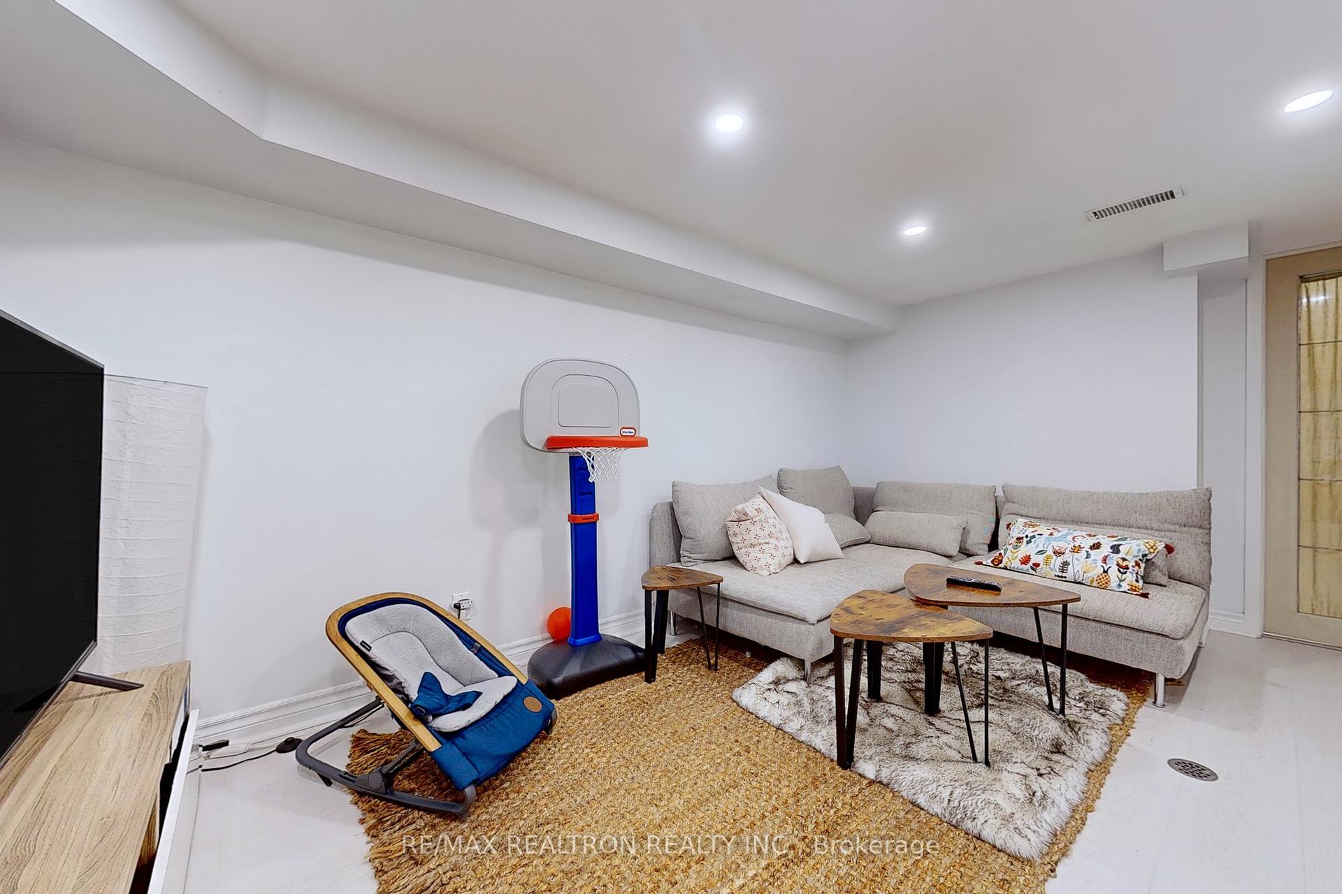 Photo 24 of 1578 Dundas Street E, Toronto, South Riverdale — HOMEH