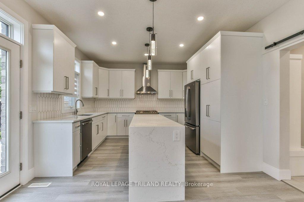 Photo 12 of 51 Elliott Street, Strathroy-Caradoc, SE — HOMEH